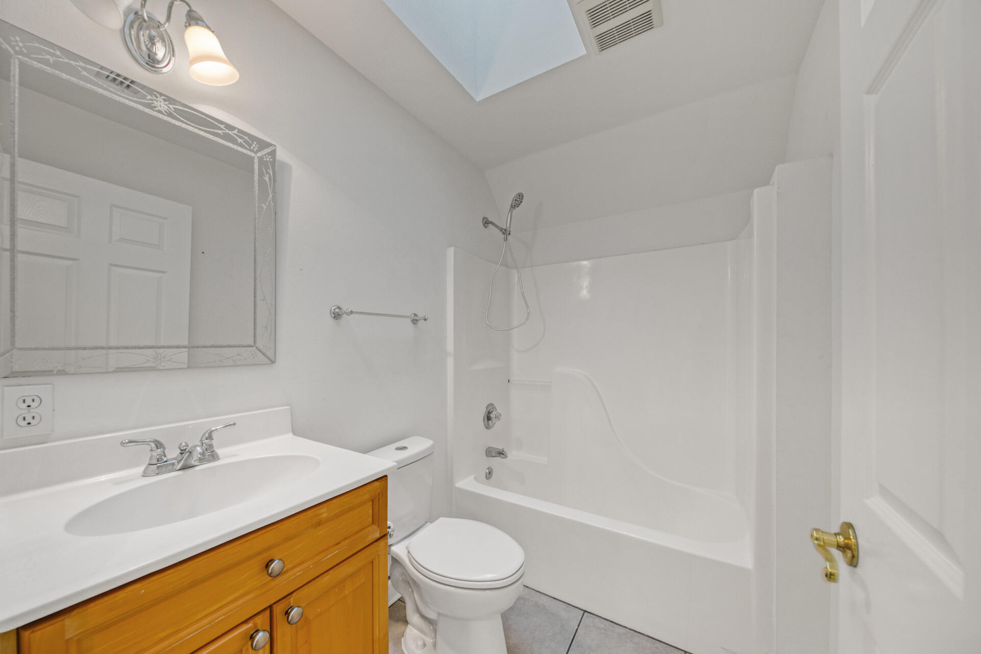 MACK BAYOU ESTATES - Residential Lease