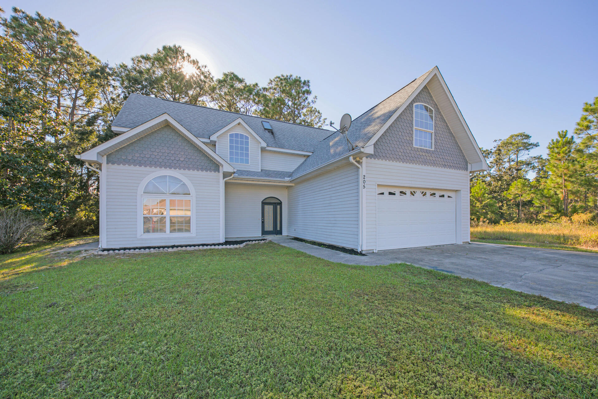 MACK BAYOU ESTATES - Residential Lease