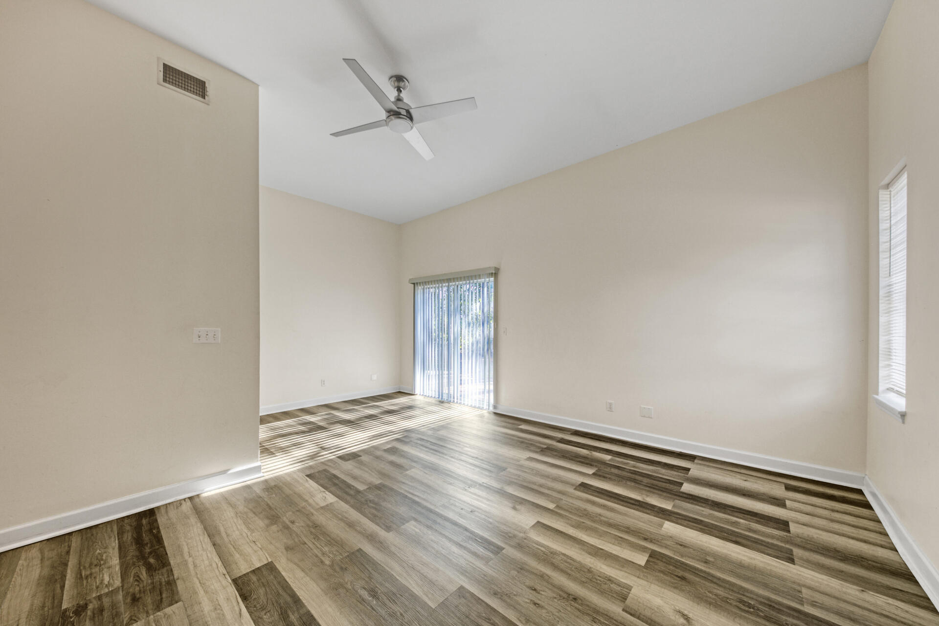 MACK BAYOU ESTATES - Residential Lease