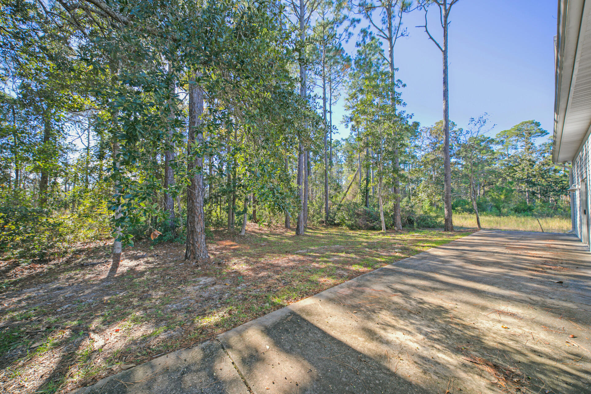 MACK BAYOU ESTATES - Residential Lease