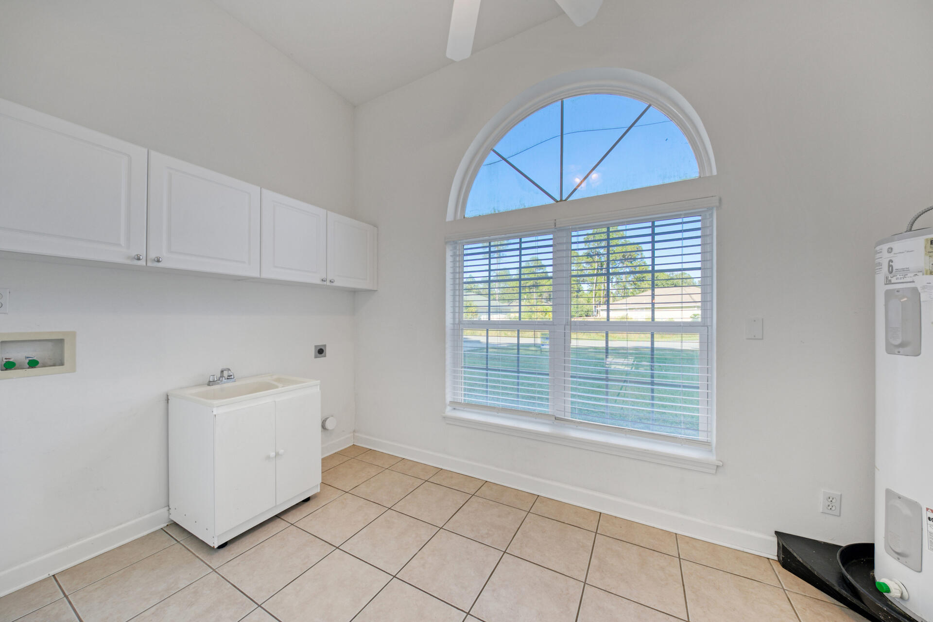 MACK BAYOU ESTATES - Residential Lease