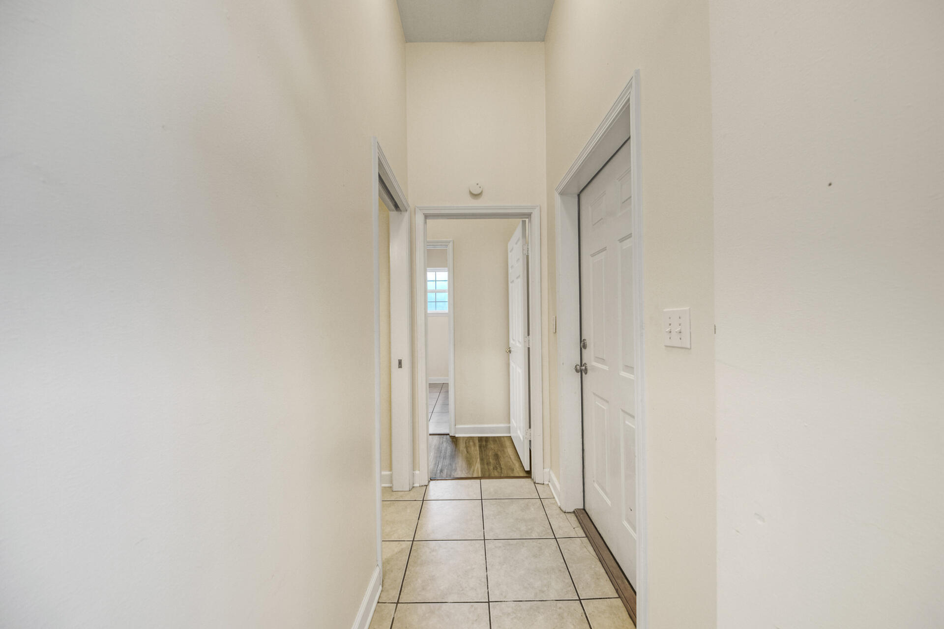 MACK BAYOU ESTATES - Residential Lease