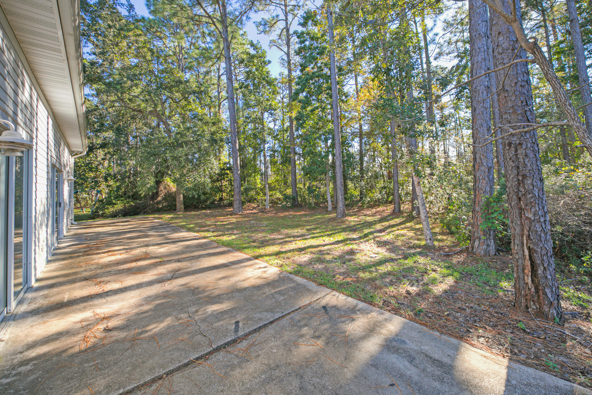 MACK BAYOU ESTATES - Residential Lease