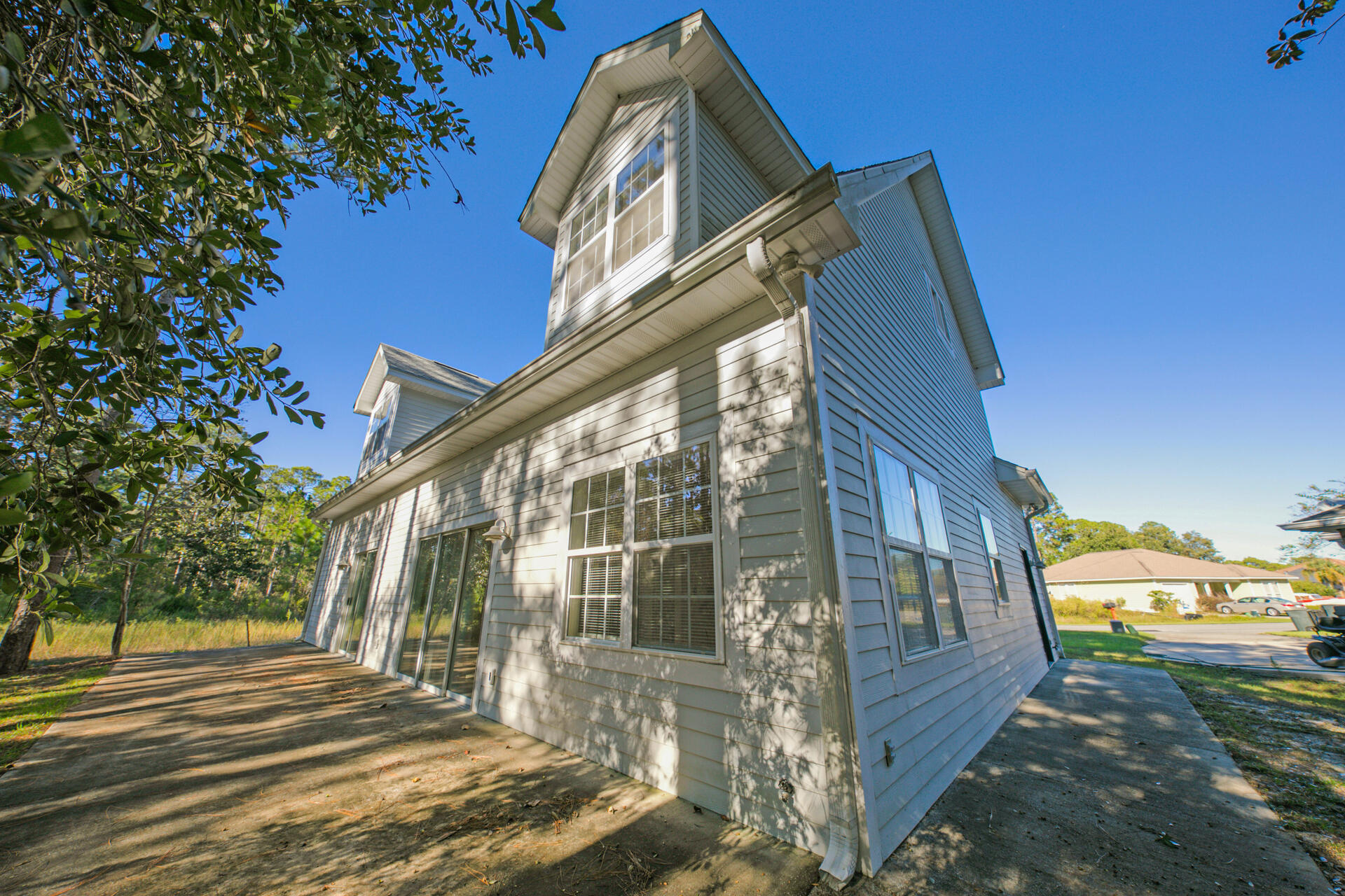 MACK BAYOU ESTATES - Residential Lease