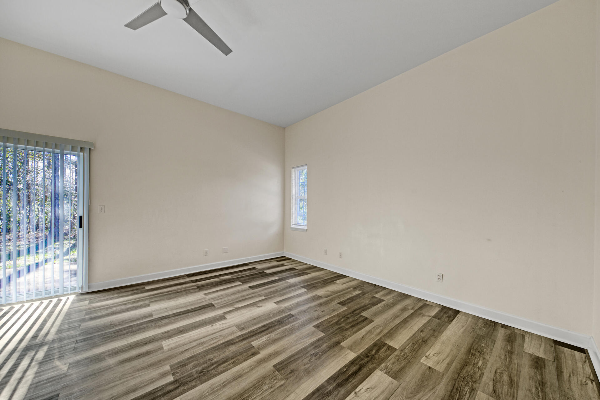 MACK BAYOU ESTATES - Residential Lease