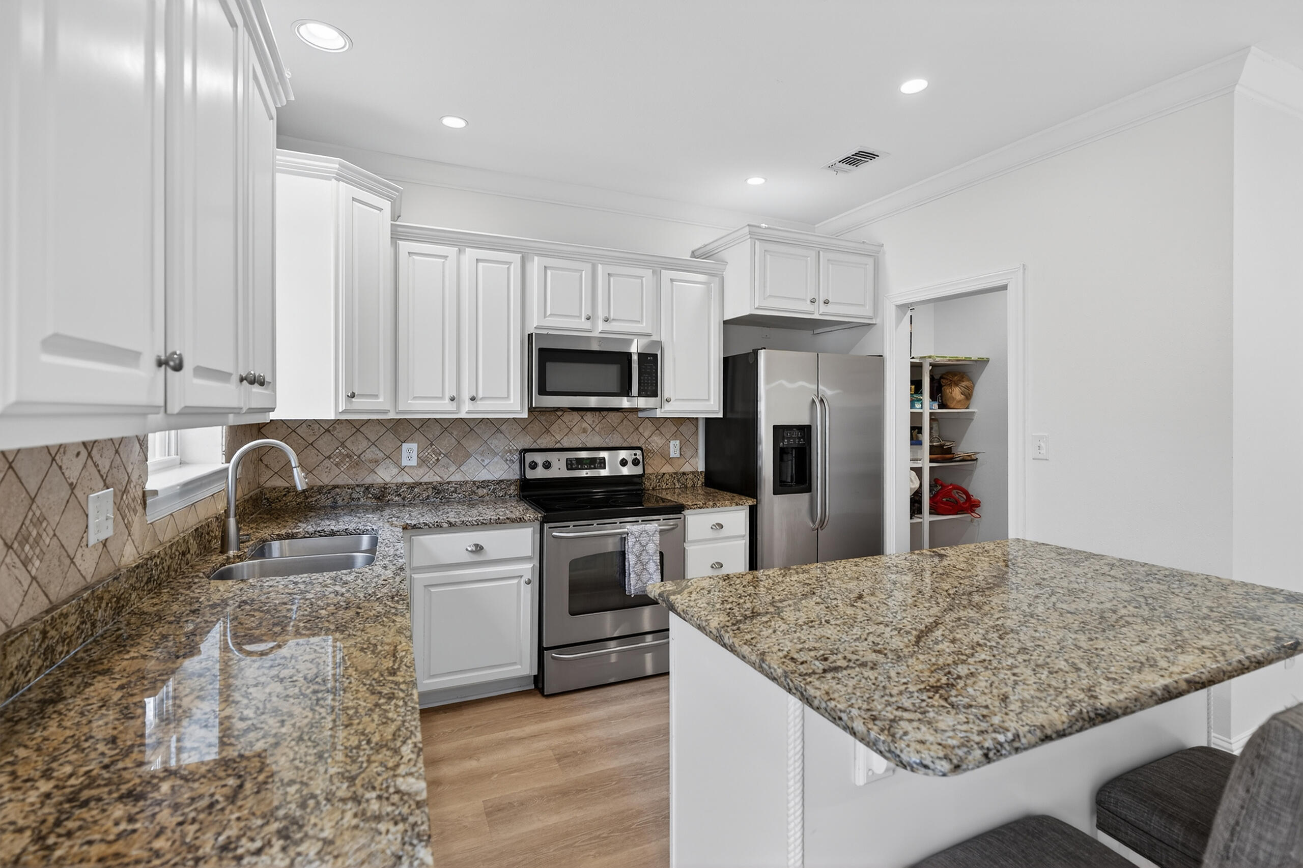 TOWN OF SANTA ROSA - Residential