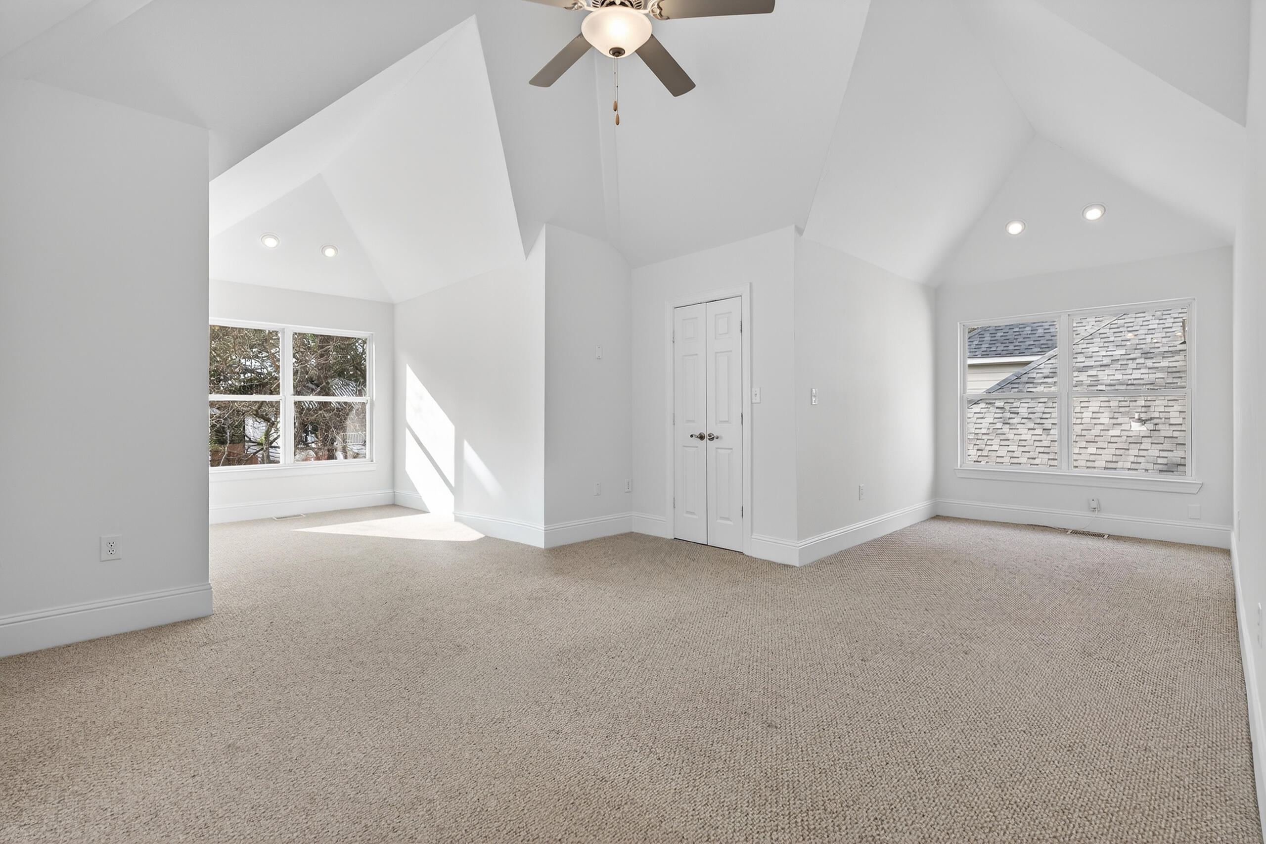 TOWN OF SANTA ROSA - Residential