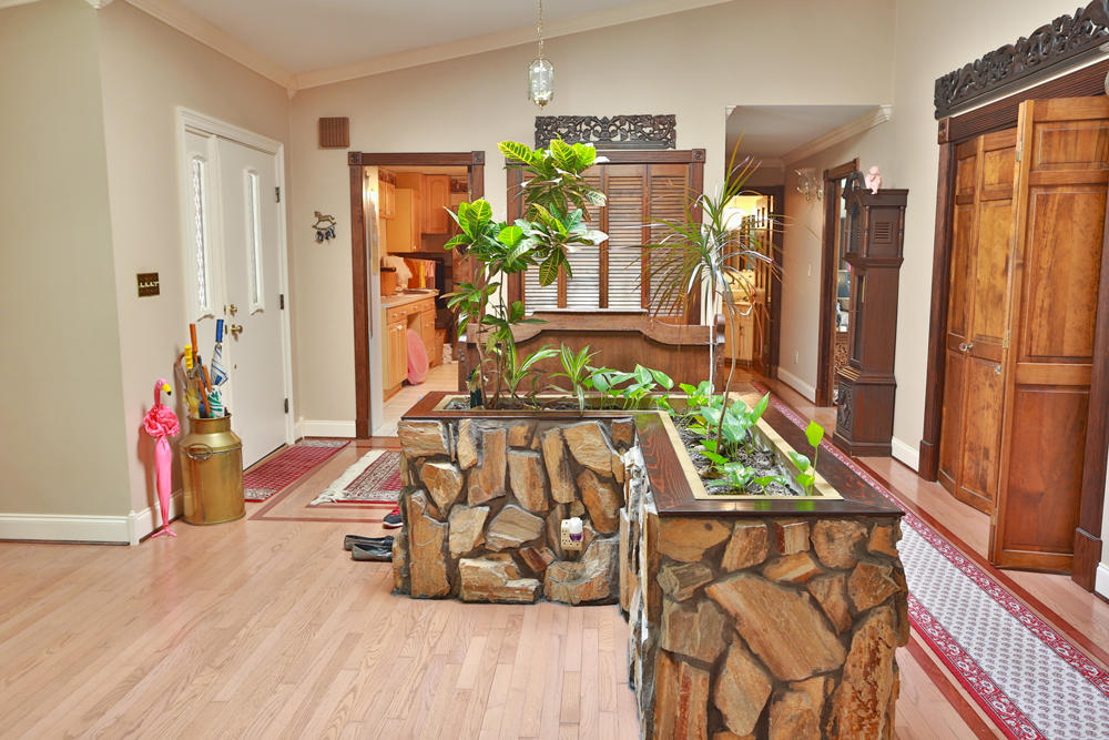 LE CHATEAU - Residential