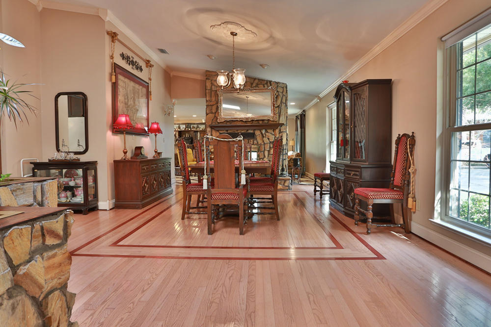 LE CHATEAU - Residential