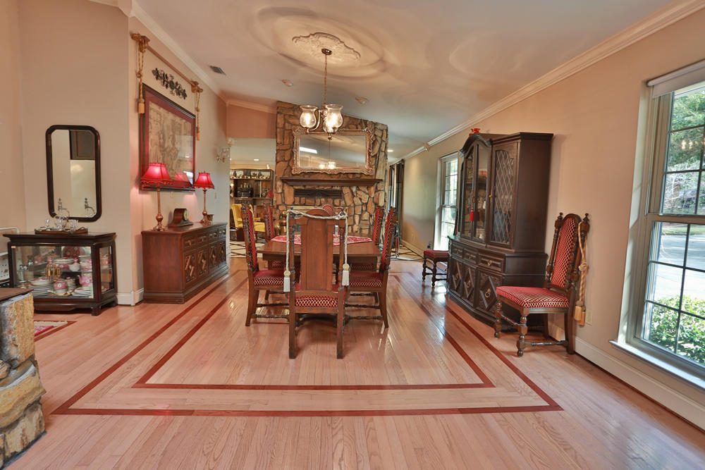 LE CHATEAU - Residential