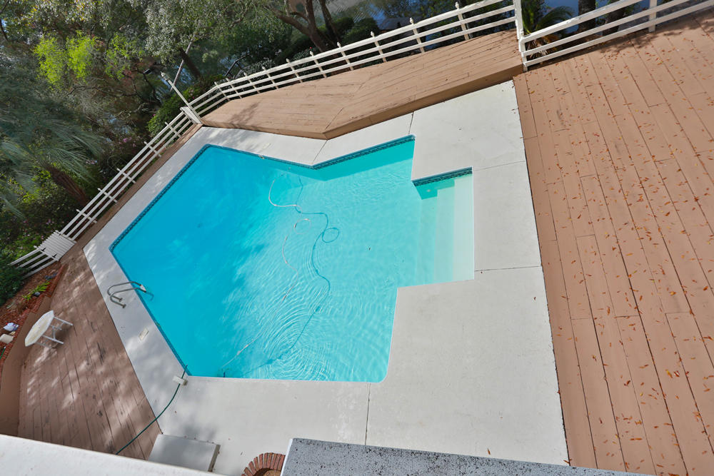 LE CHATEAU - Residential