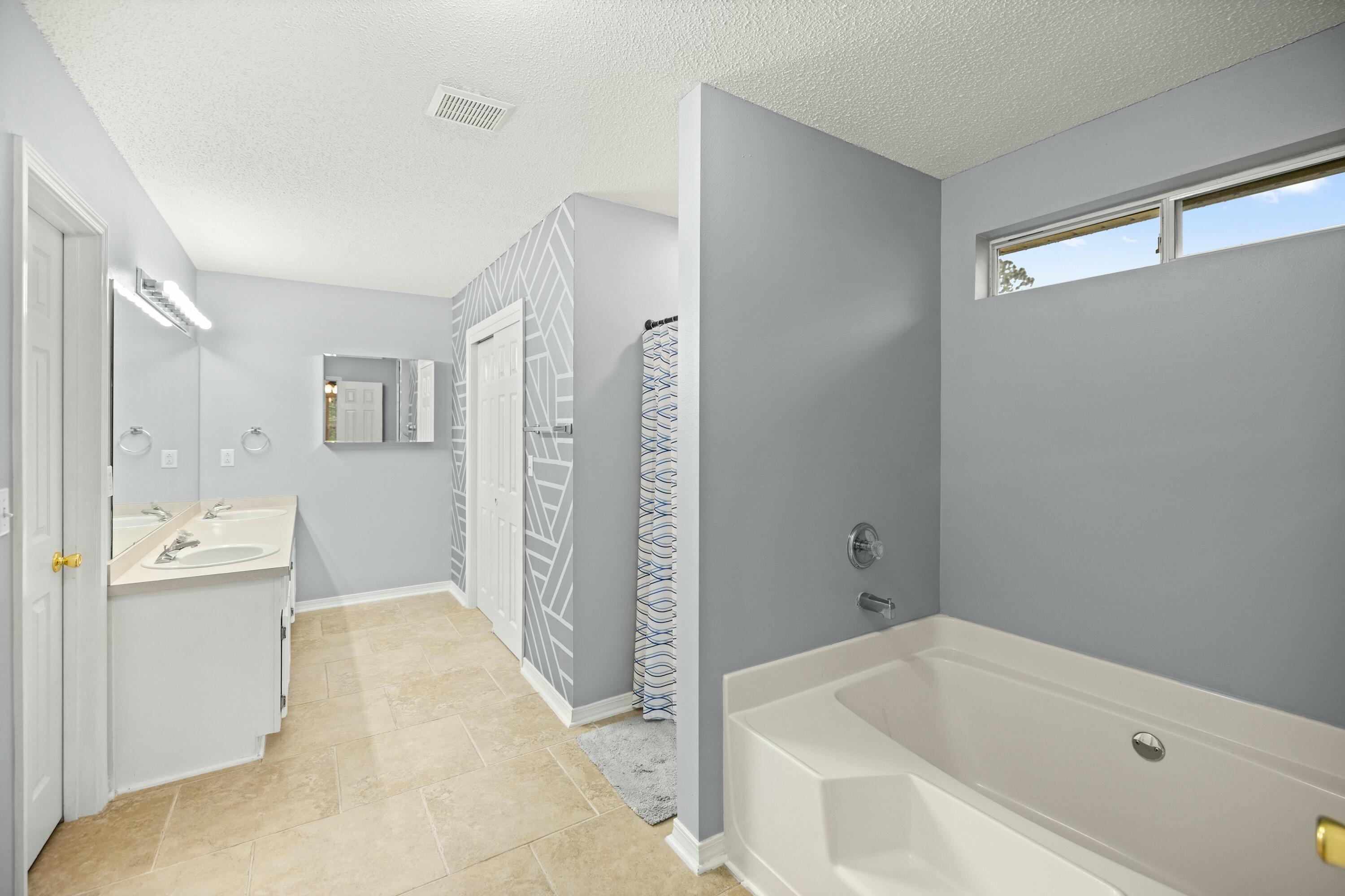 CORONADO VILLAGE PH IV LOT 29 - Residential