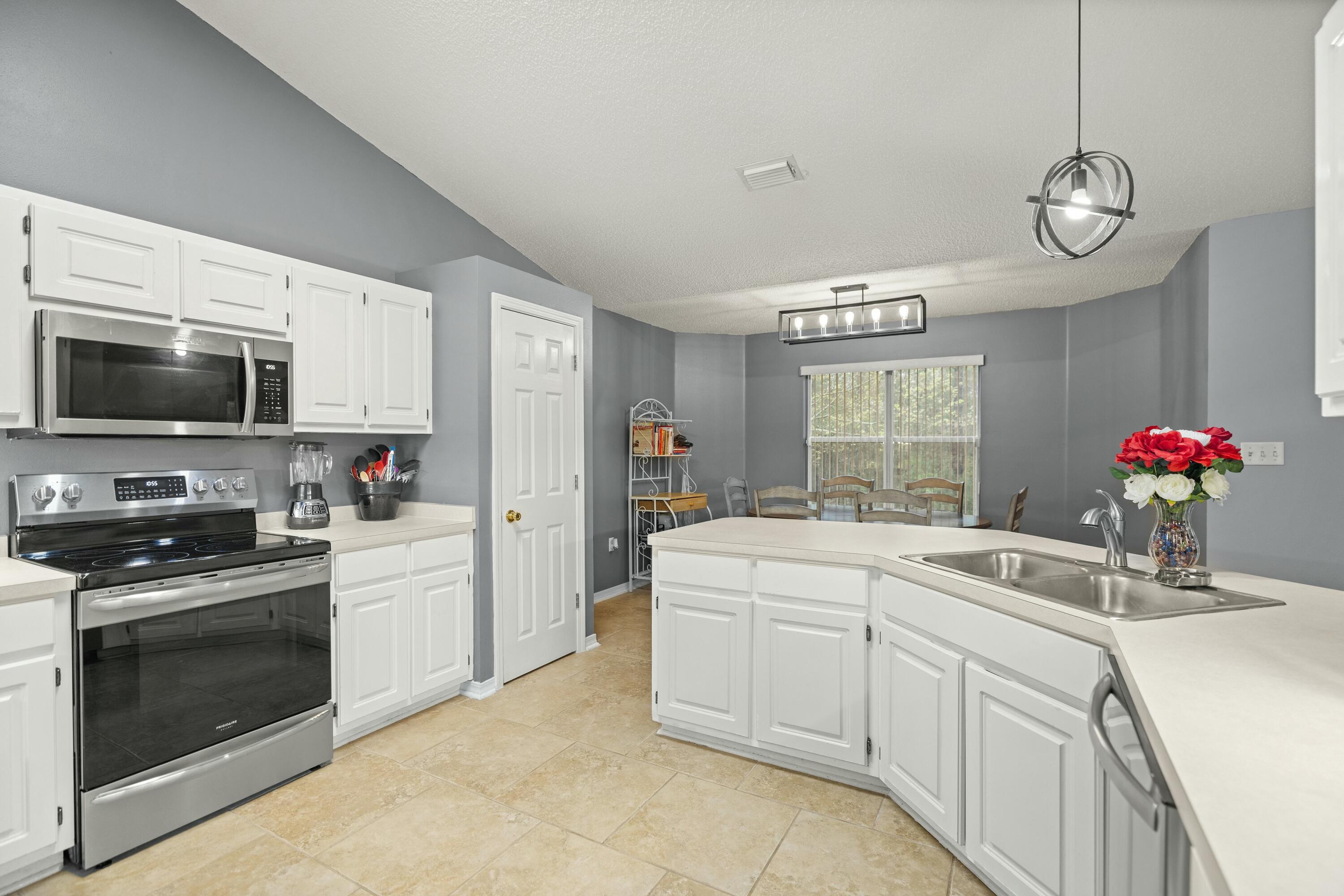 CORONADO VILLAGE PH IV LOT 29 - Residential