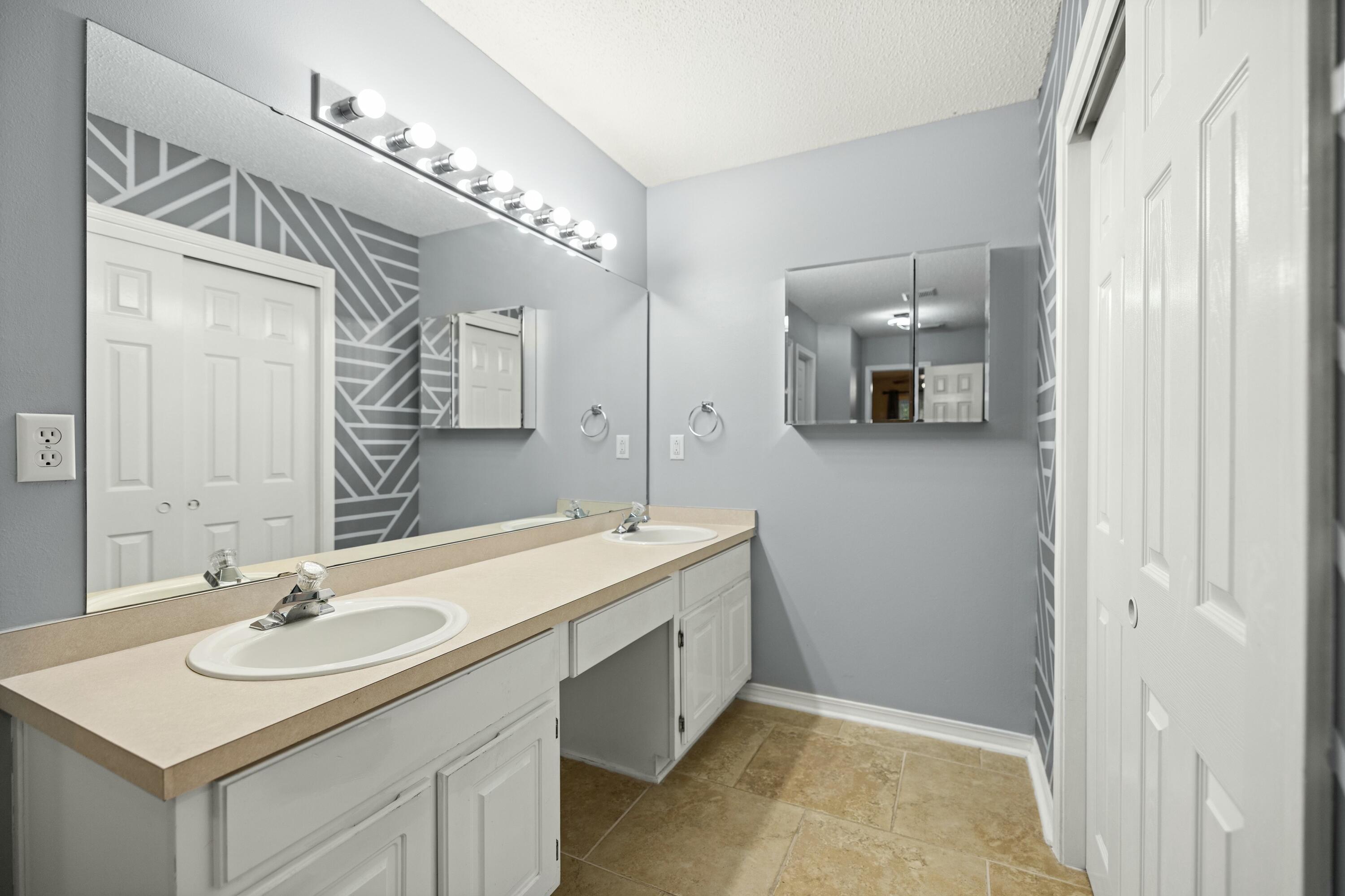 CORONADO VILLAGE PH IV LOT 29 - Residential