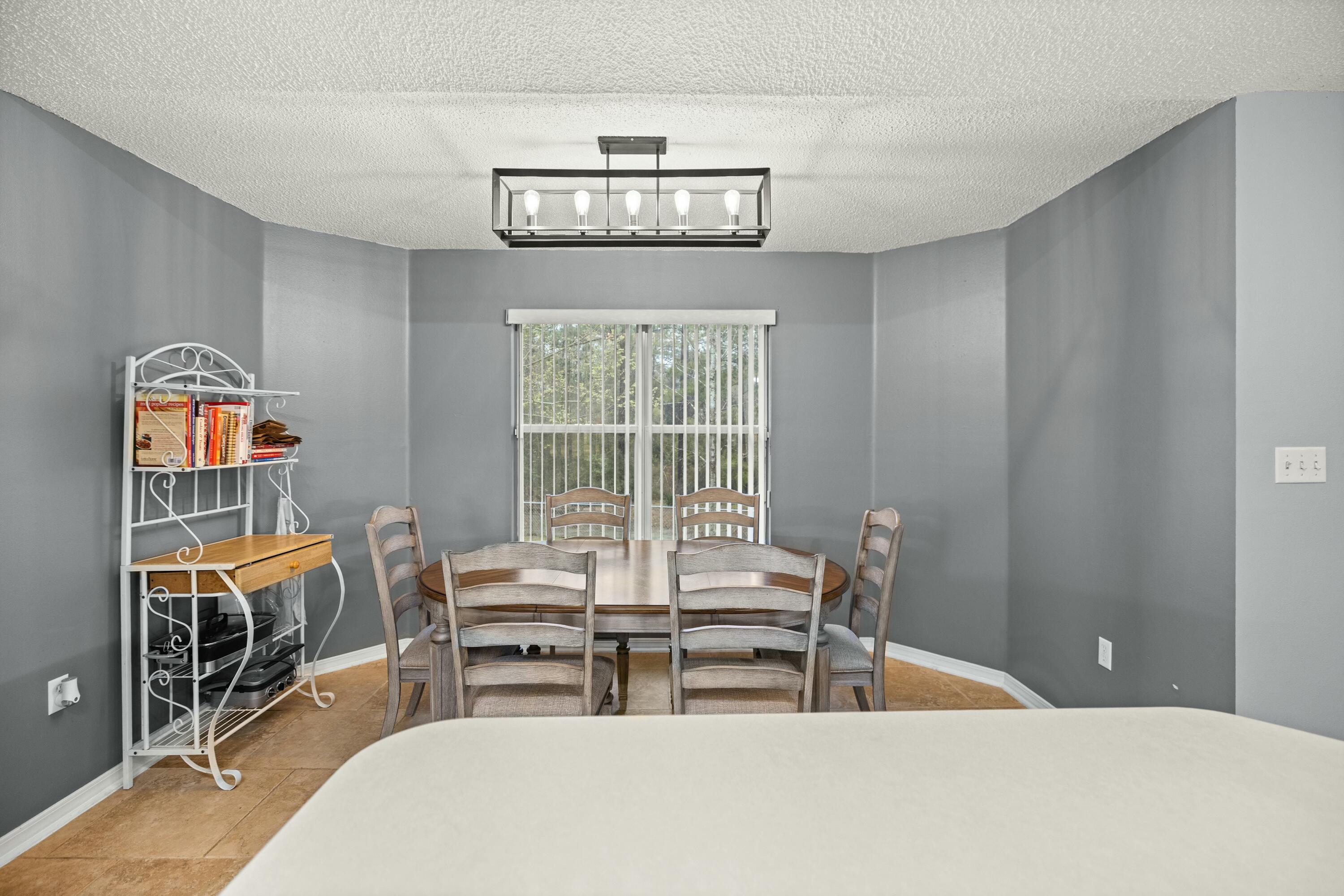 CORONADO VILLAGE PH IV LOT 29 - Residential