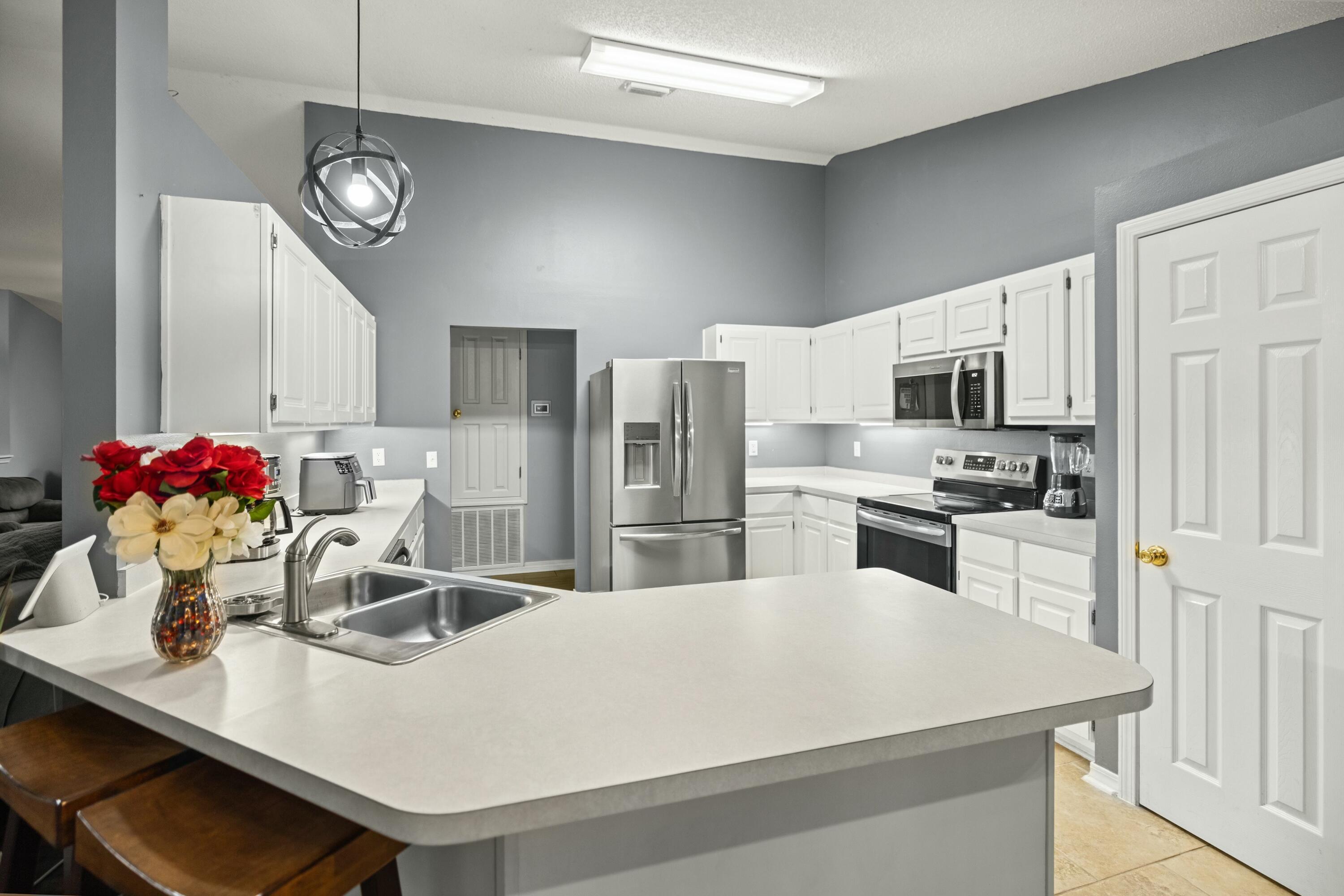 CORONADO VILLAGE PH IV LOT 29 - Residential