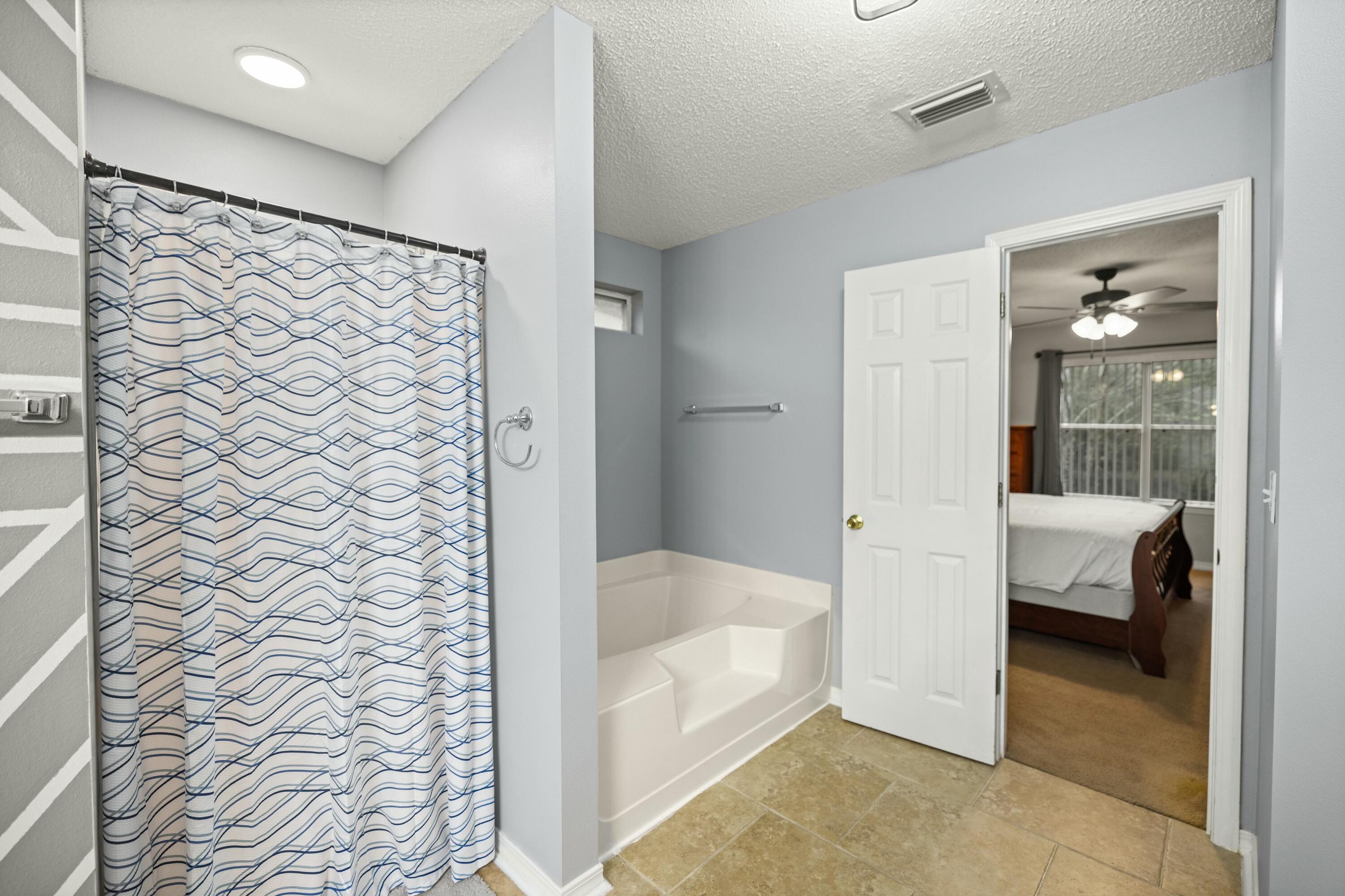 CORONADO VILLAGE PH IV LOT 29 - Residential