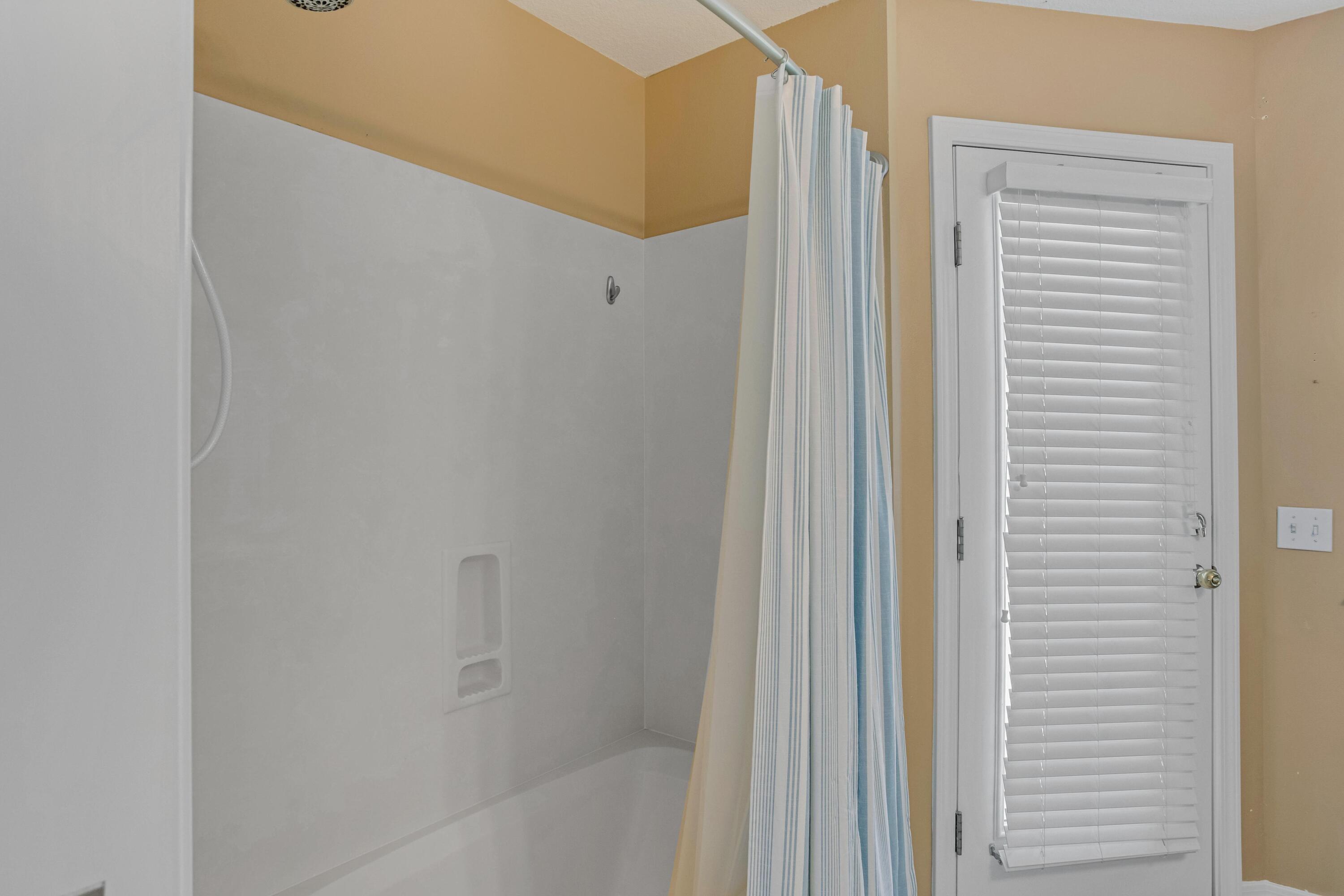 INDIAN LAKE PH 3 - Residential Lease