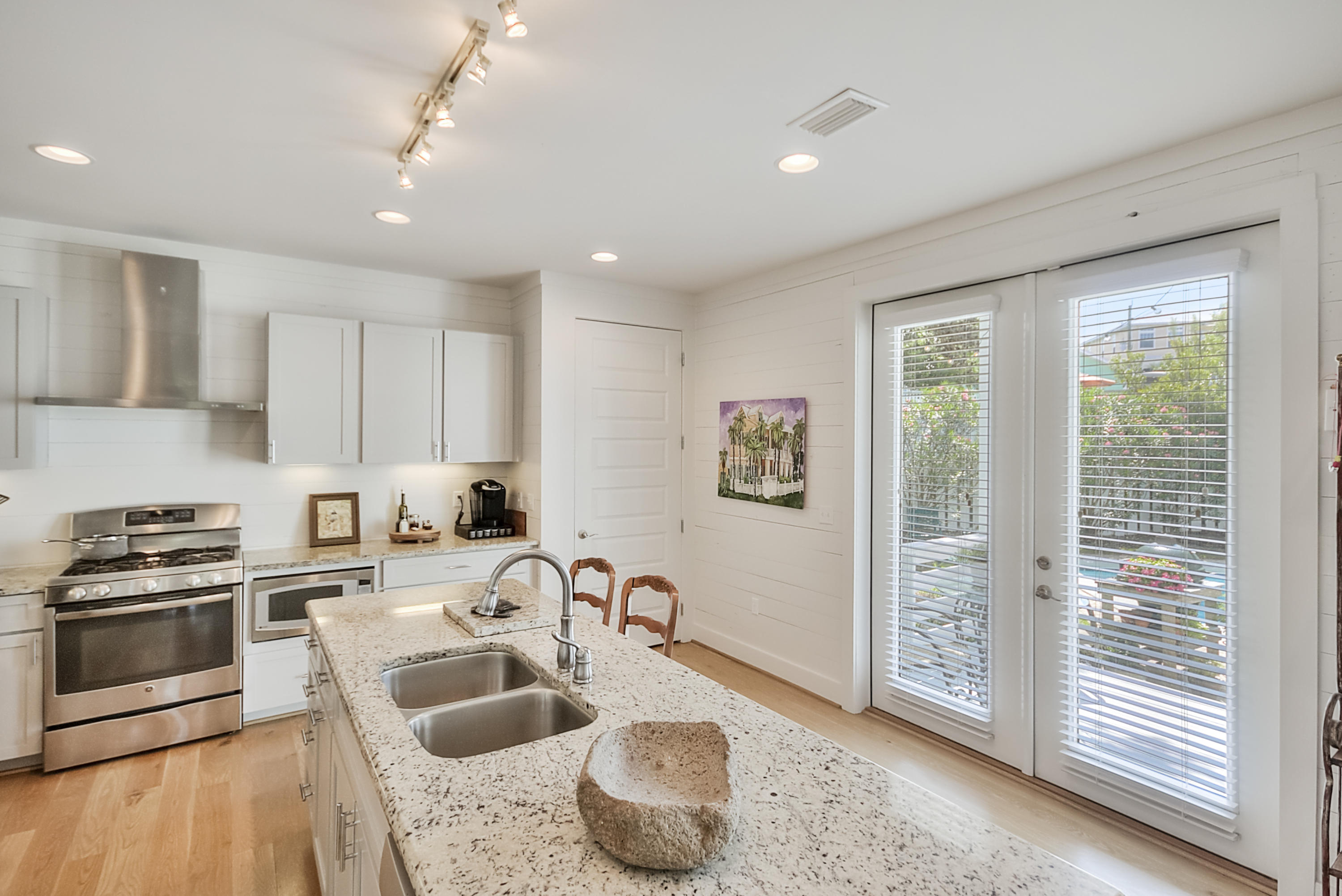 BEACH HIGHLAND 1ST ADD - Residential