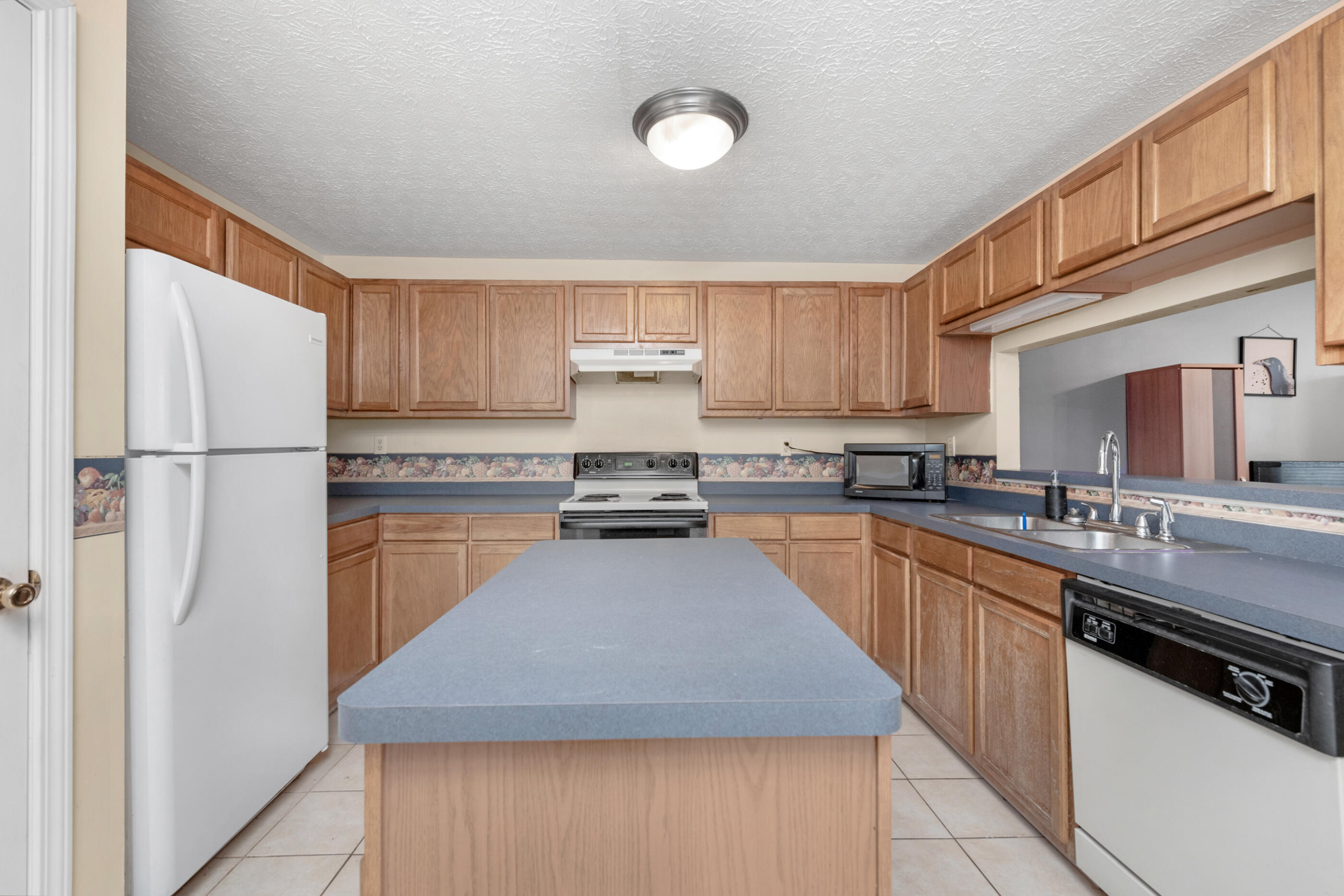 CHATELAINE ESTATES S/D - Residential