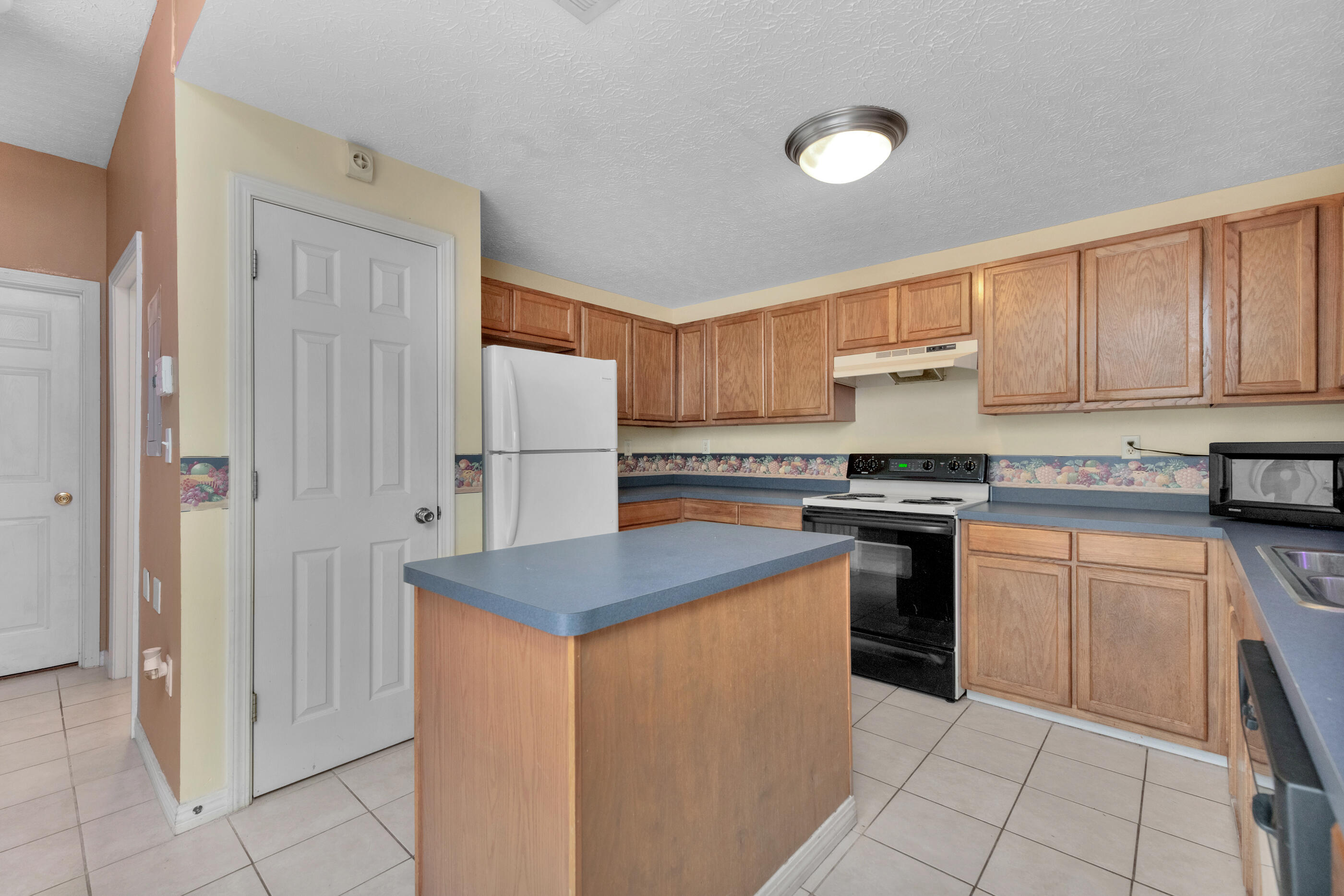 CHATELAINE ESTATES S/D - Residential