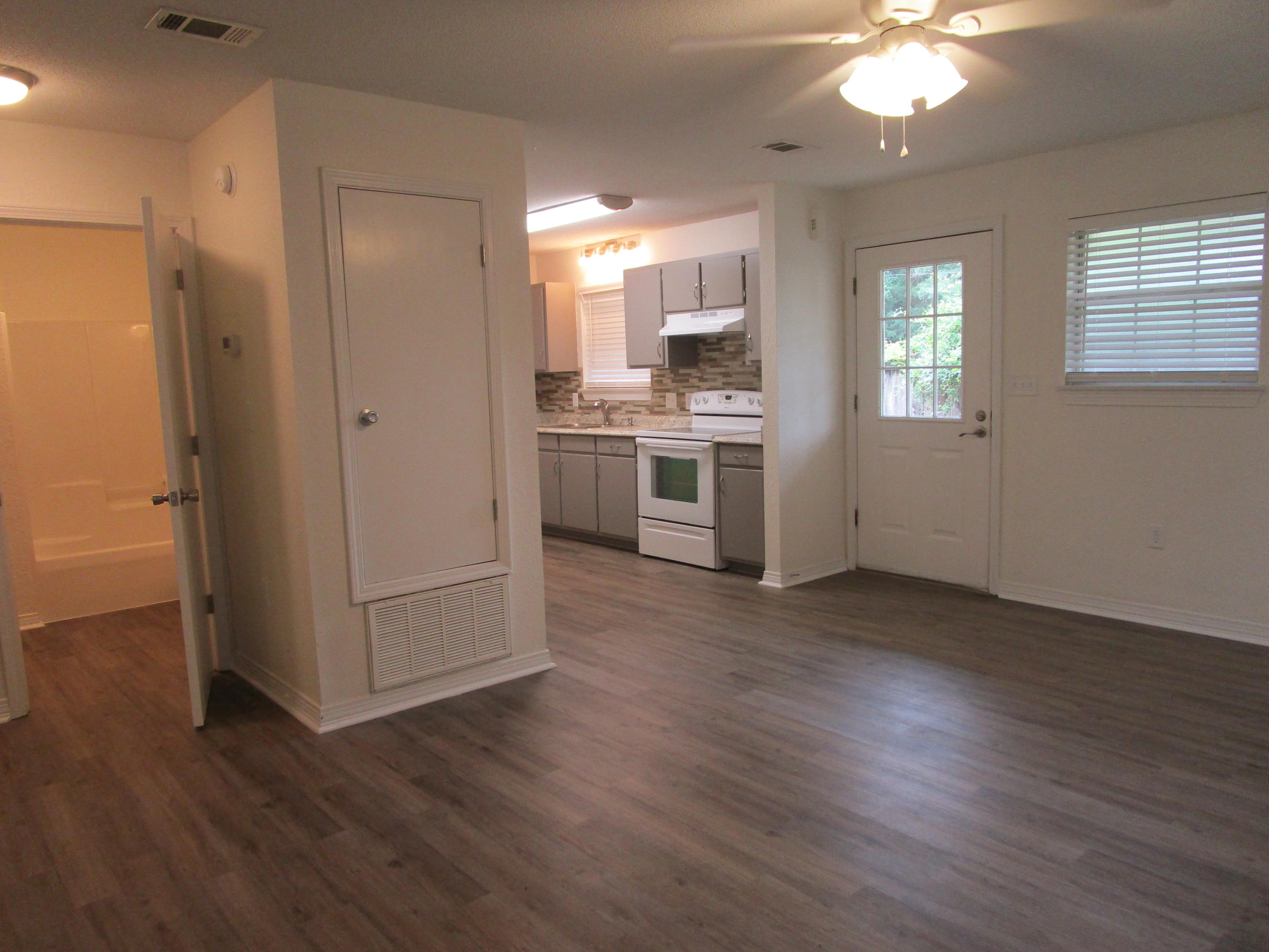 MORRIS ADDN TO CRESTVIEW - Residential