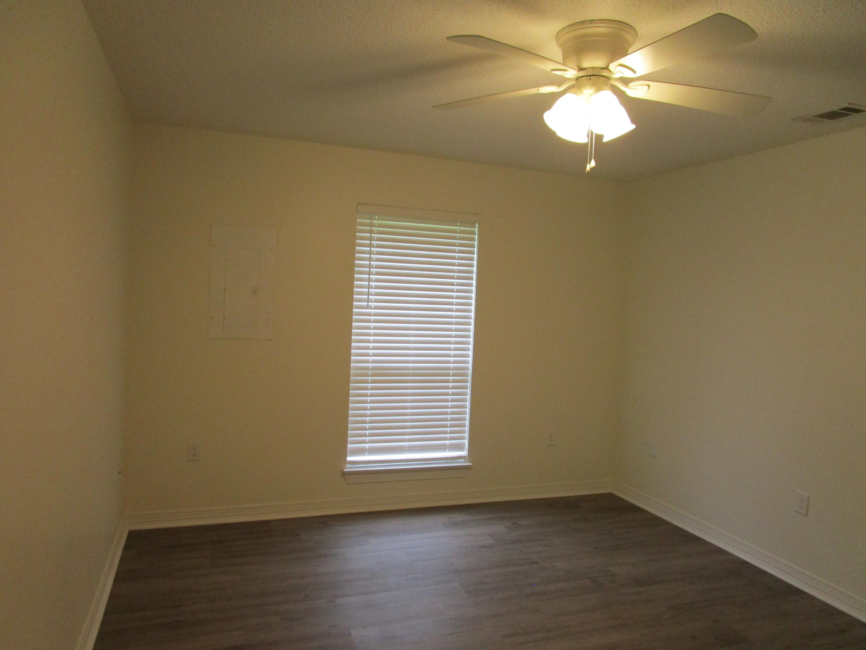 MORRIS ADDN TO CRESTVIEW - Residential