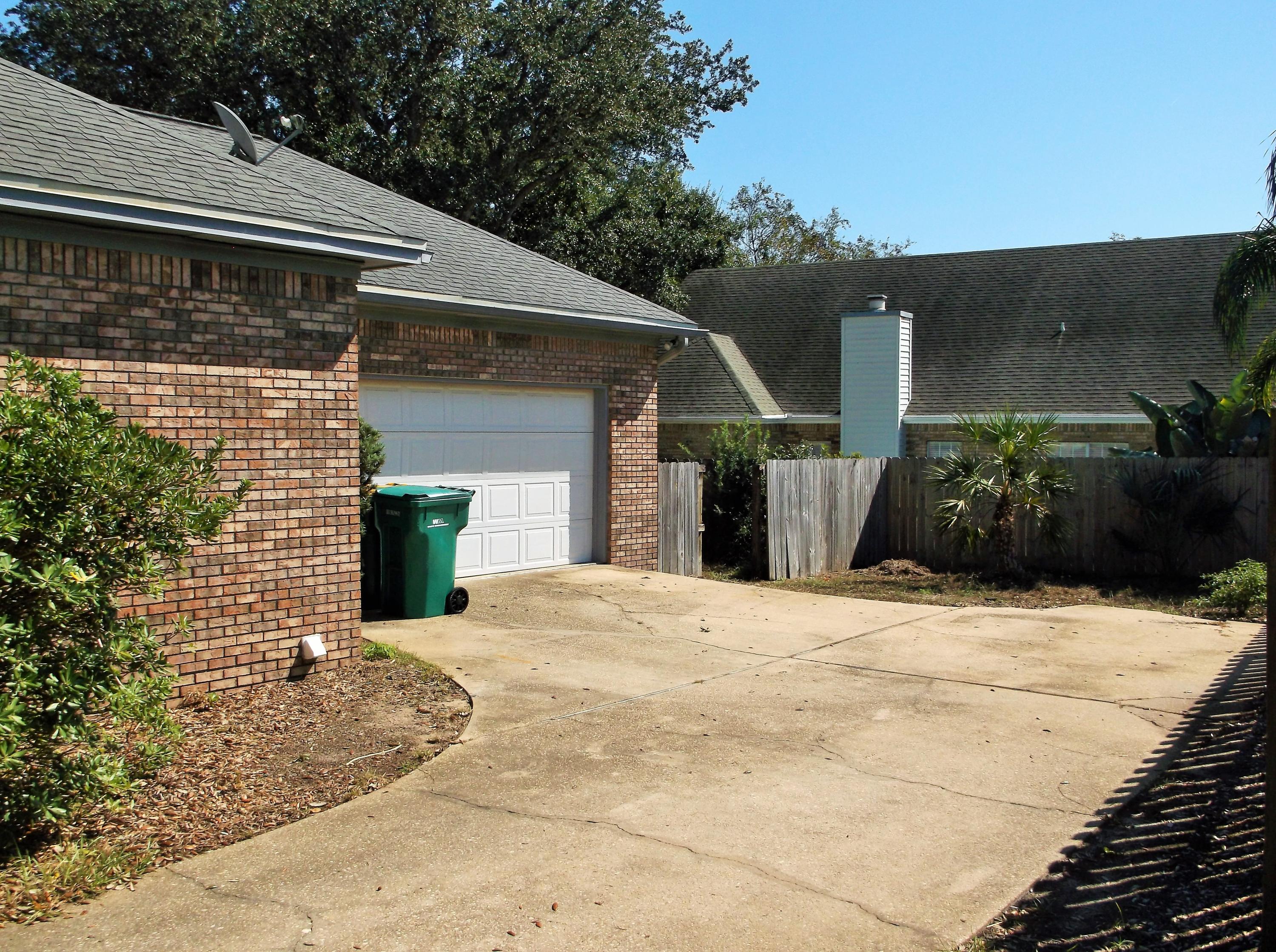 LAKE POINTE - Residential