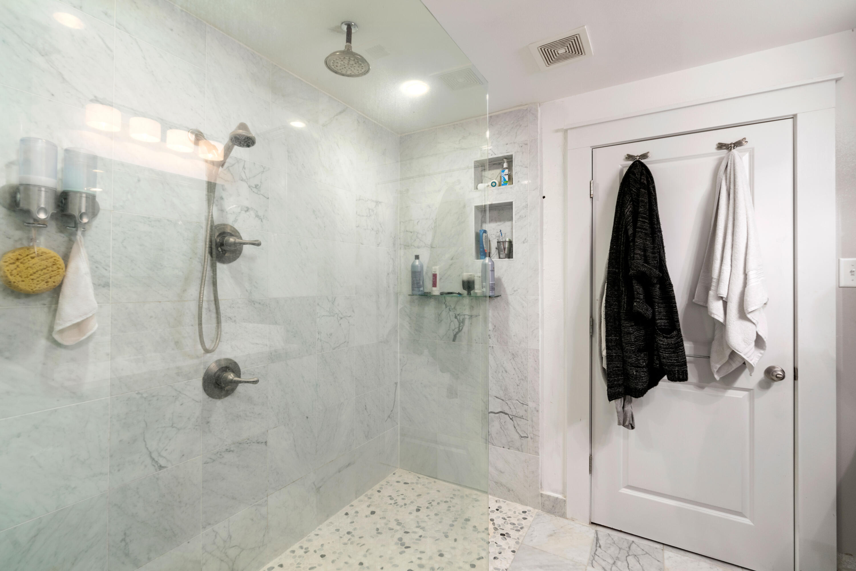 BAY GROVE - Residential