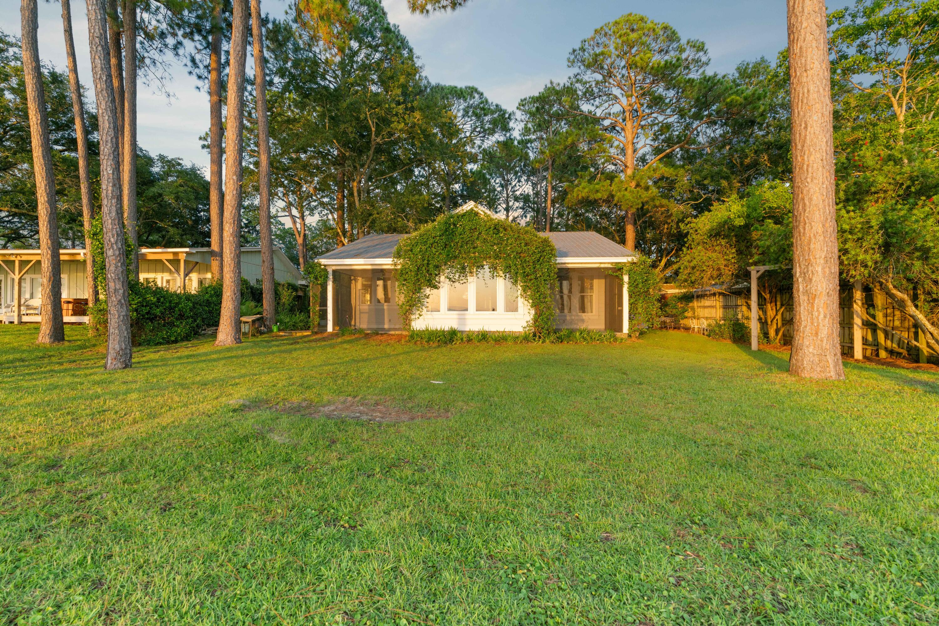 BAY GROVE - Residential