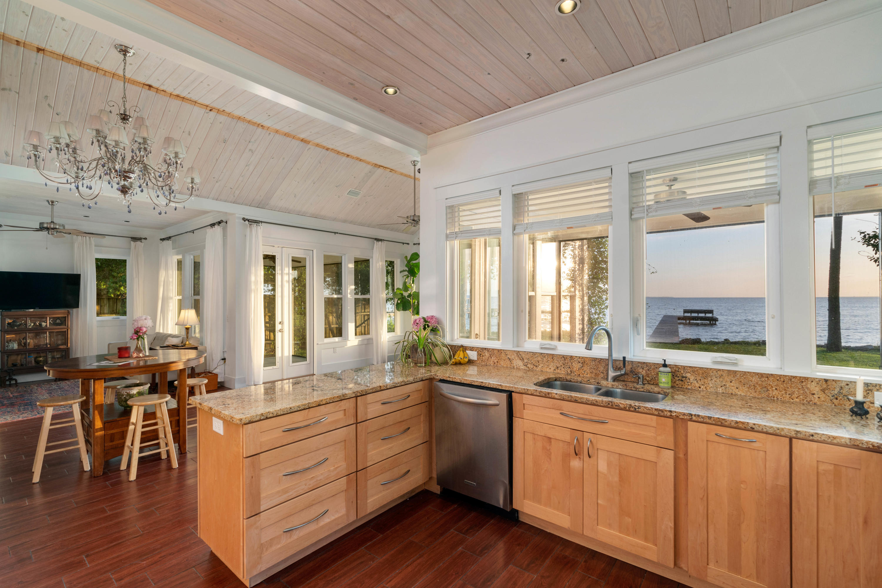 BAY GROVE - Residential