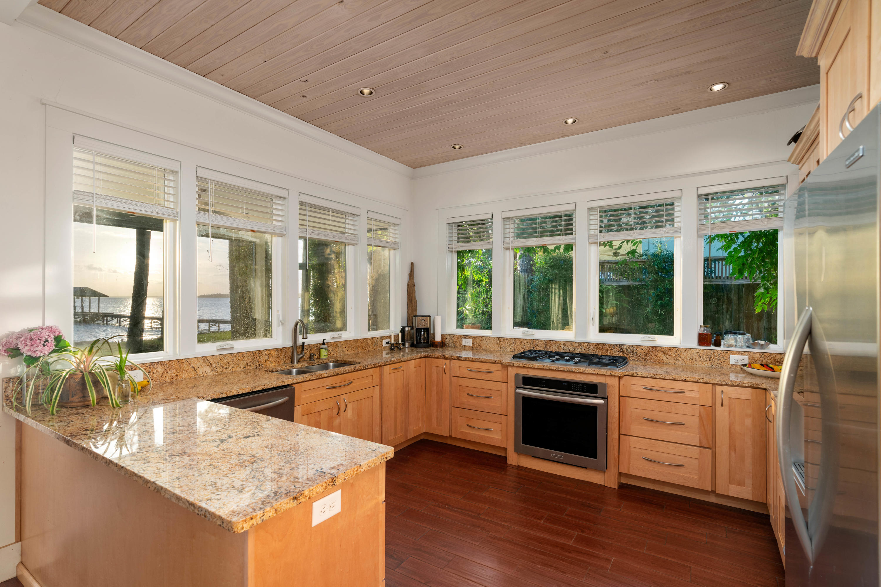 BAY GROVE - Residential