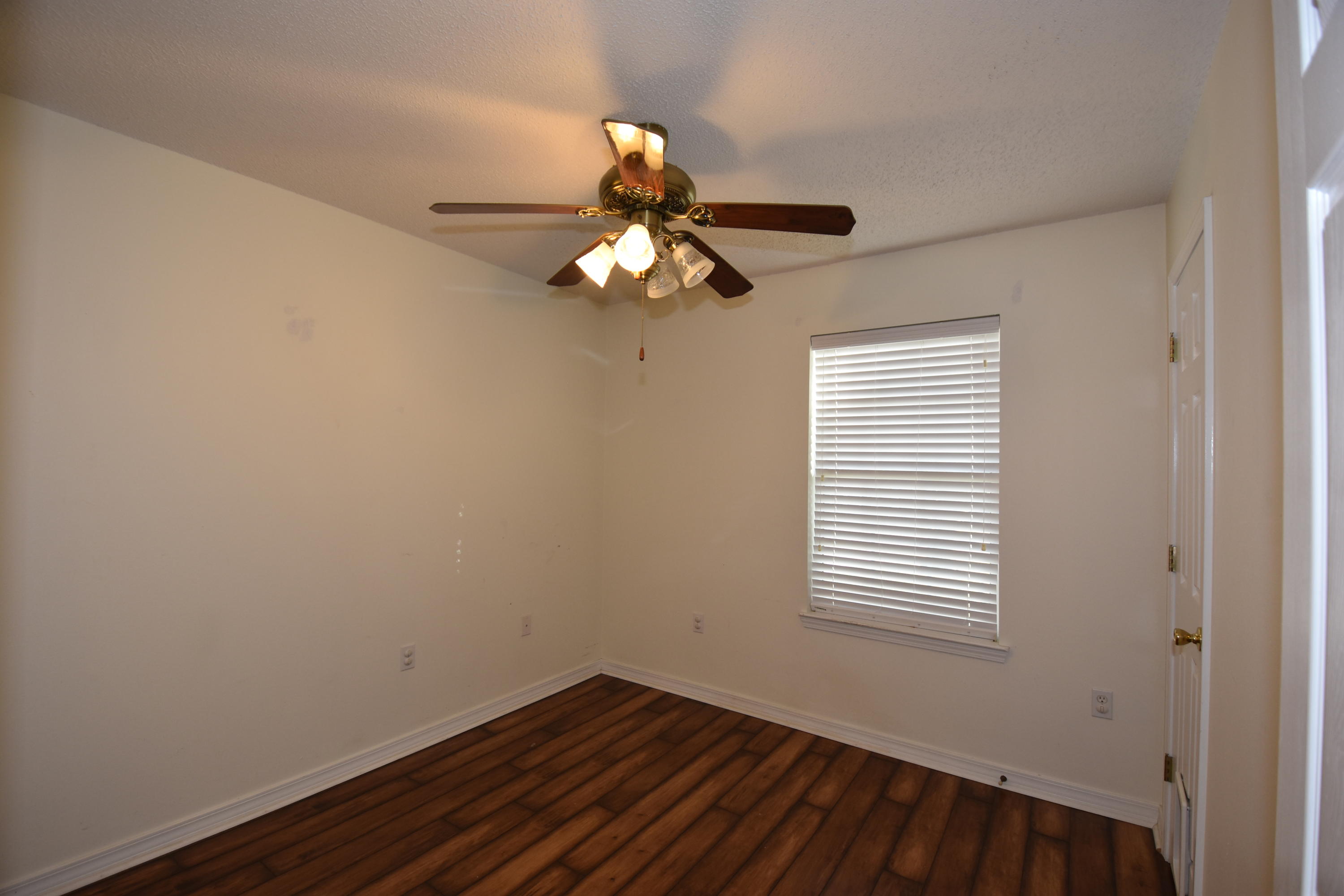 OAKDALE MINI FARMS RESUB LOT 11 - Residential