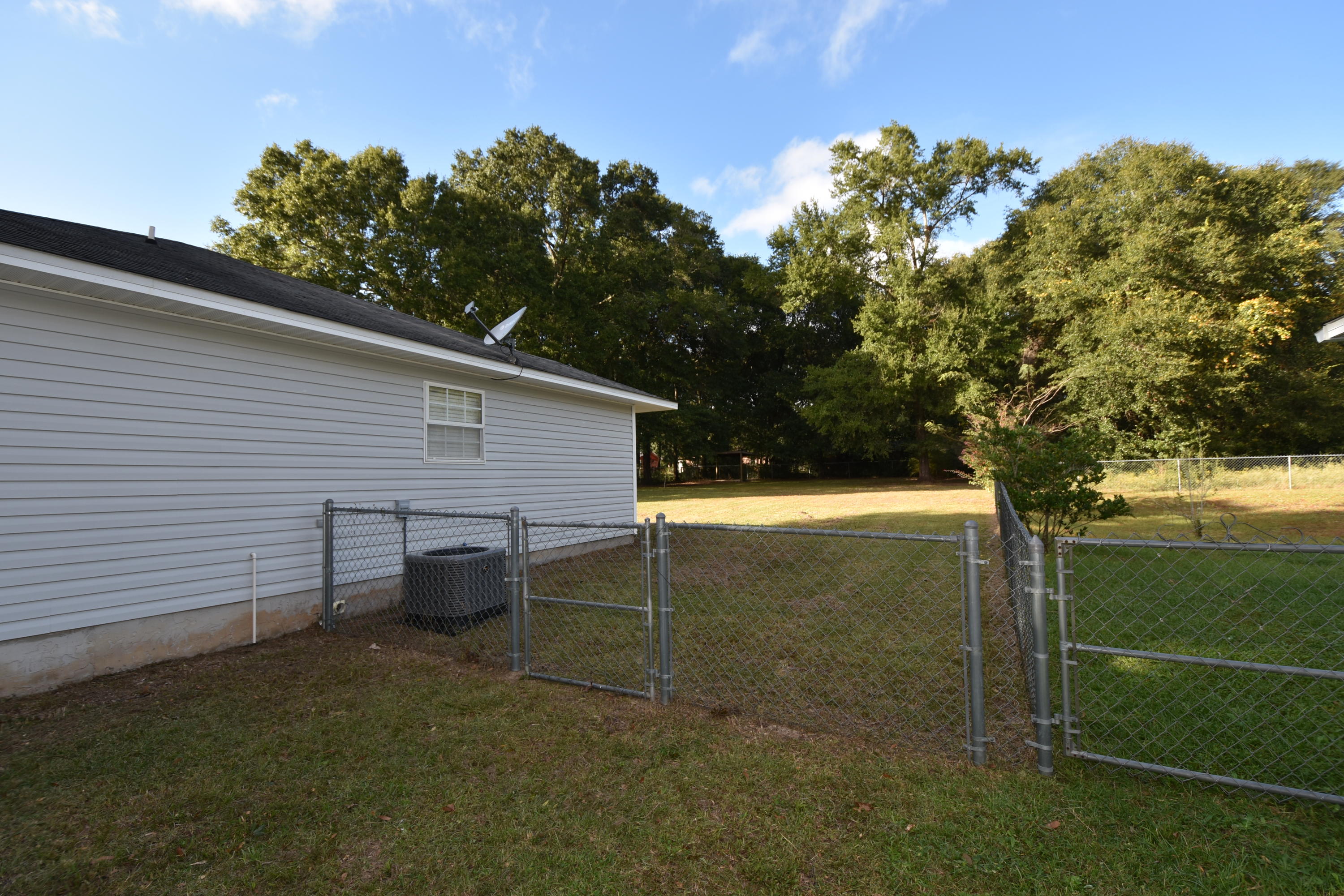 OAKDALE MINI FARMS RESUB LOT 11 - Residential