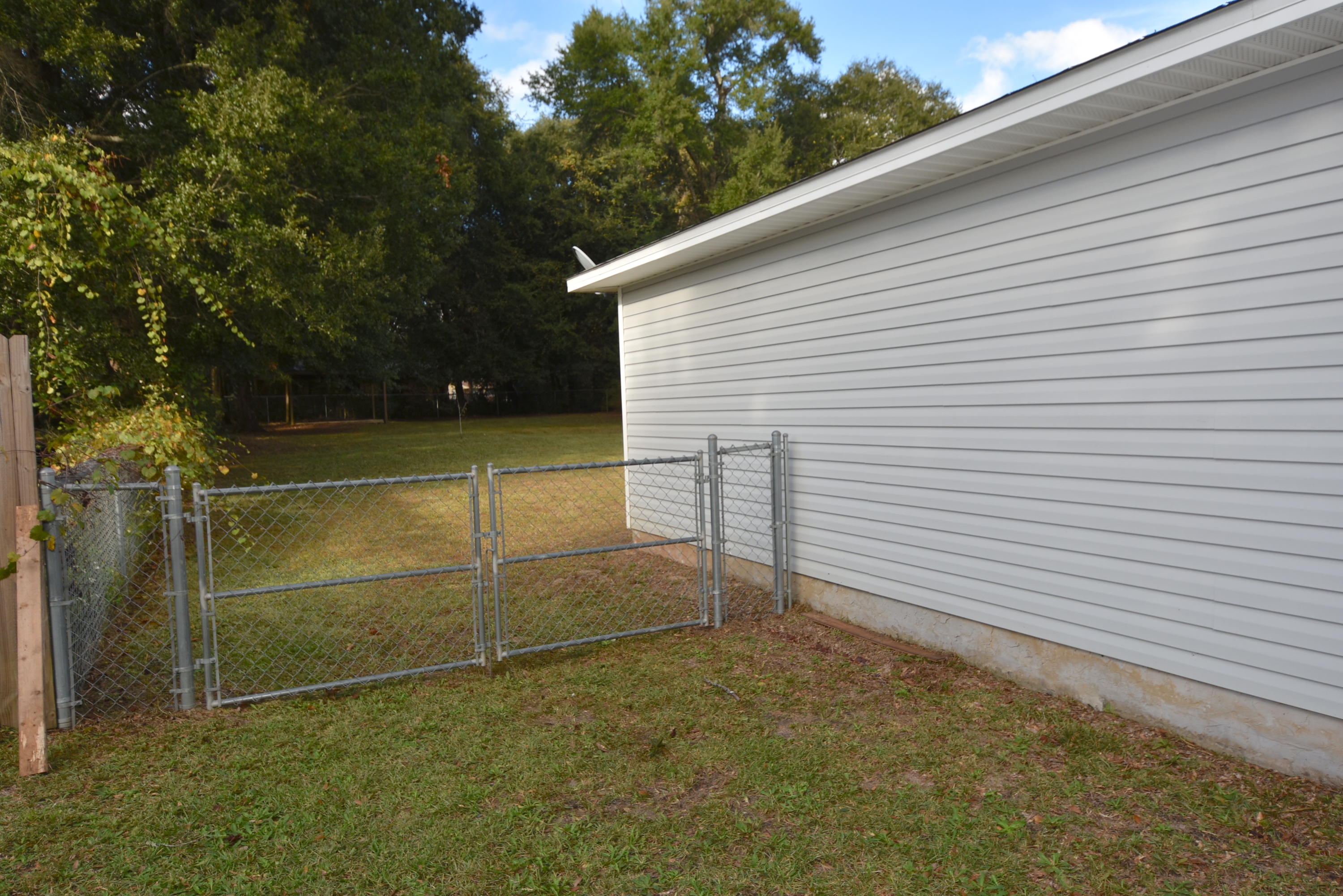 OAKDALE MINI FARMS RESUB LOT 11 - Residential