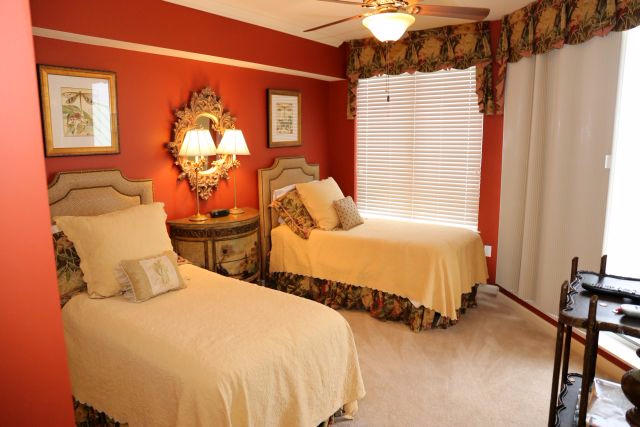 SILVER BEACH TOWERS - Residential