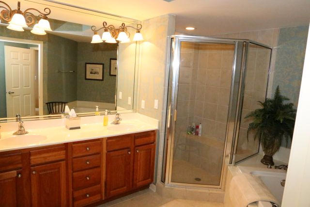 SILVER BEACH TOWERS - Residential