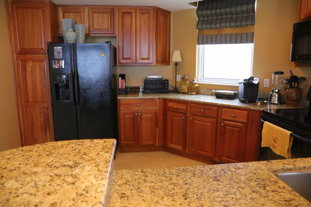 SILVER BEACH TOWERS - Residential