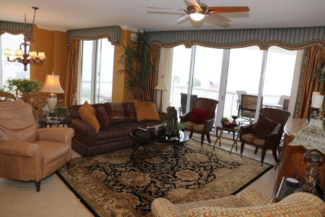 SILVER BEACH TOWERS - Residential