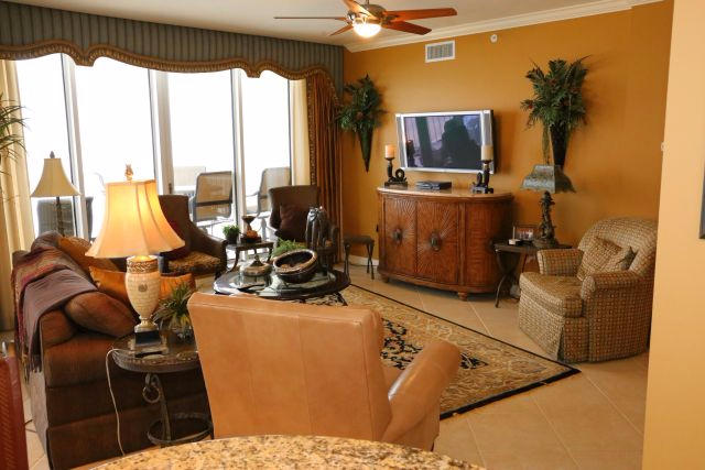 SILVER BEACH TOWERS - Residential