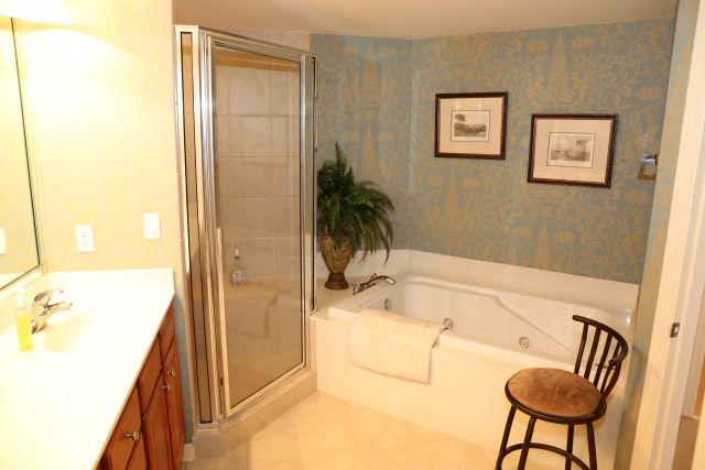 SILVER BEACH TOWERS - Residential