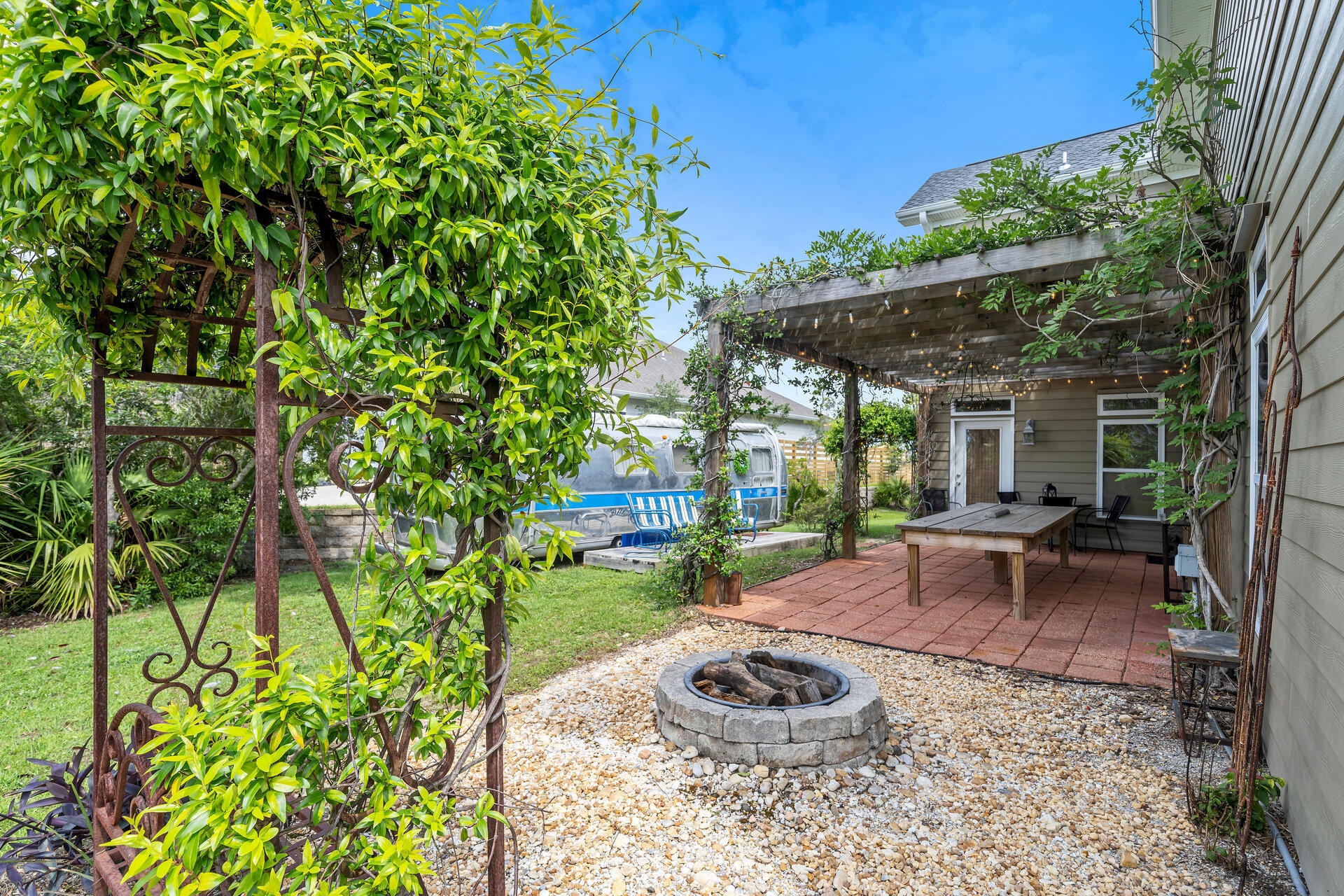 CREEKWATER BAY ESTATES UNREC - Residential