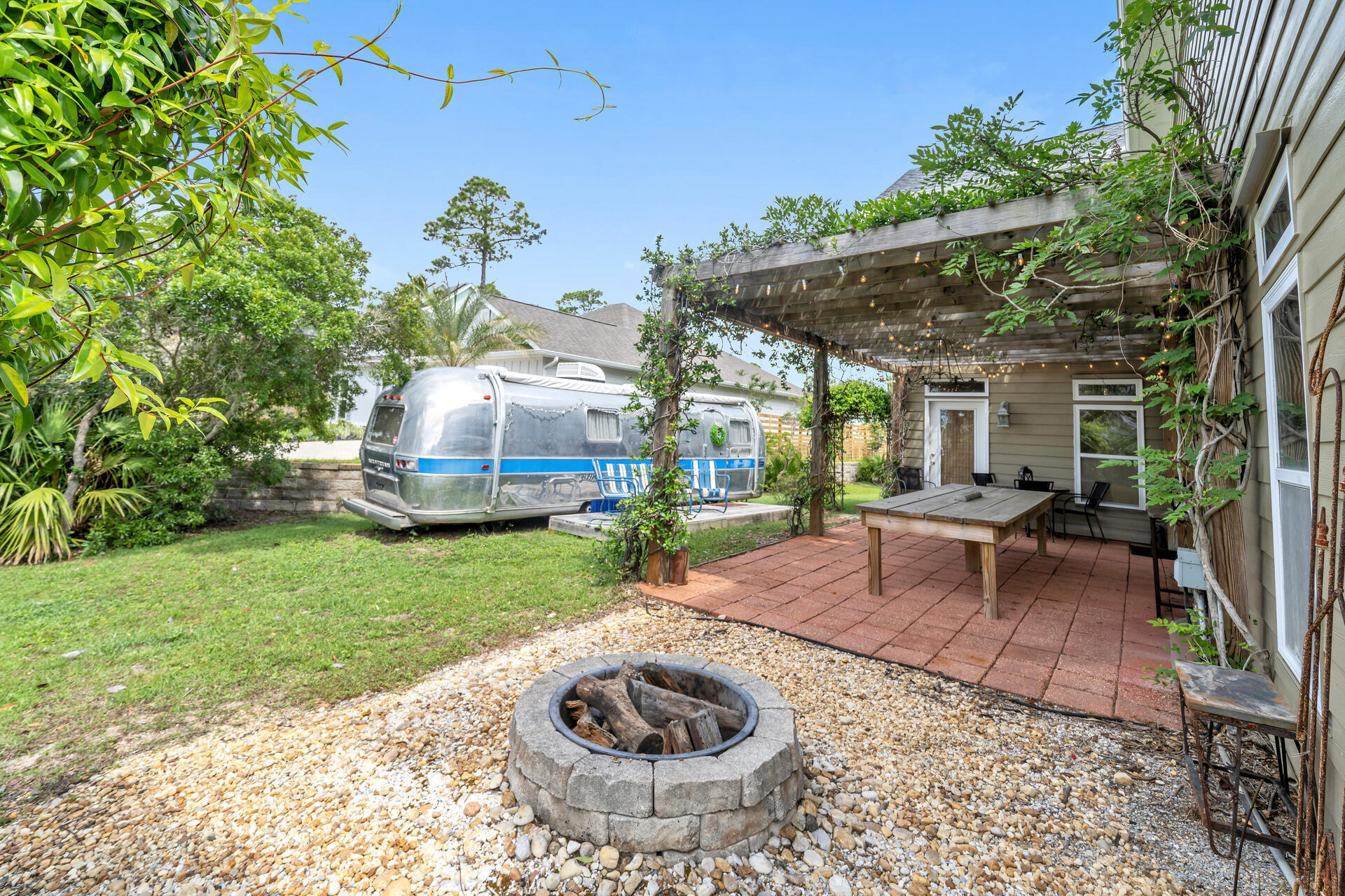 CREEKWATER BAY ESTATES UNREC - Residential