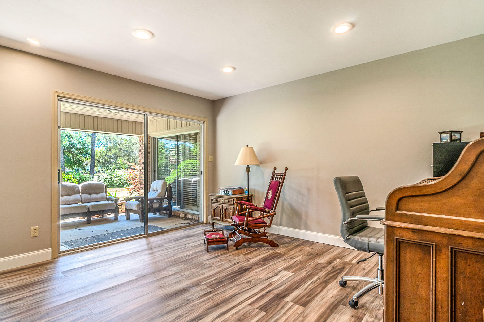 LAKE LORRAINE ESTATES - Residential