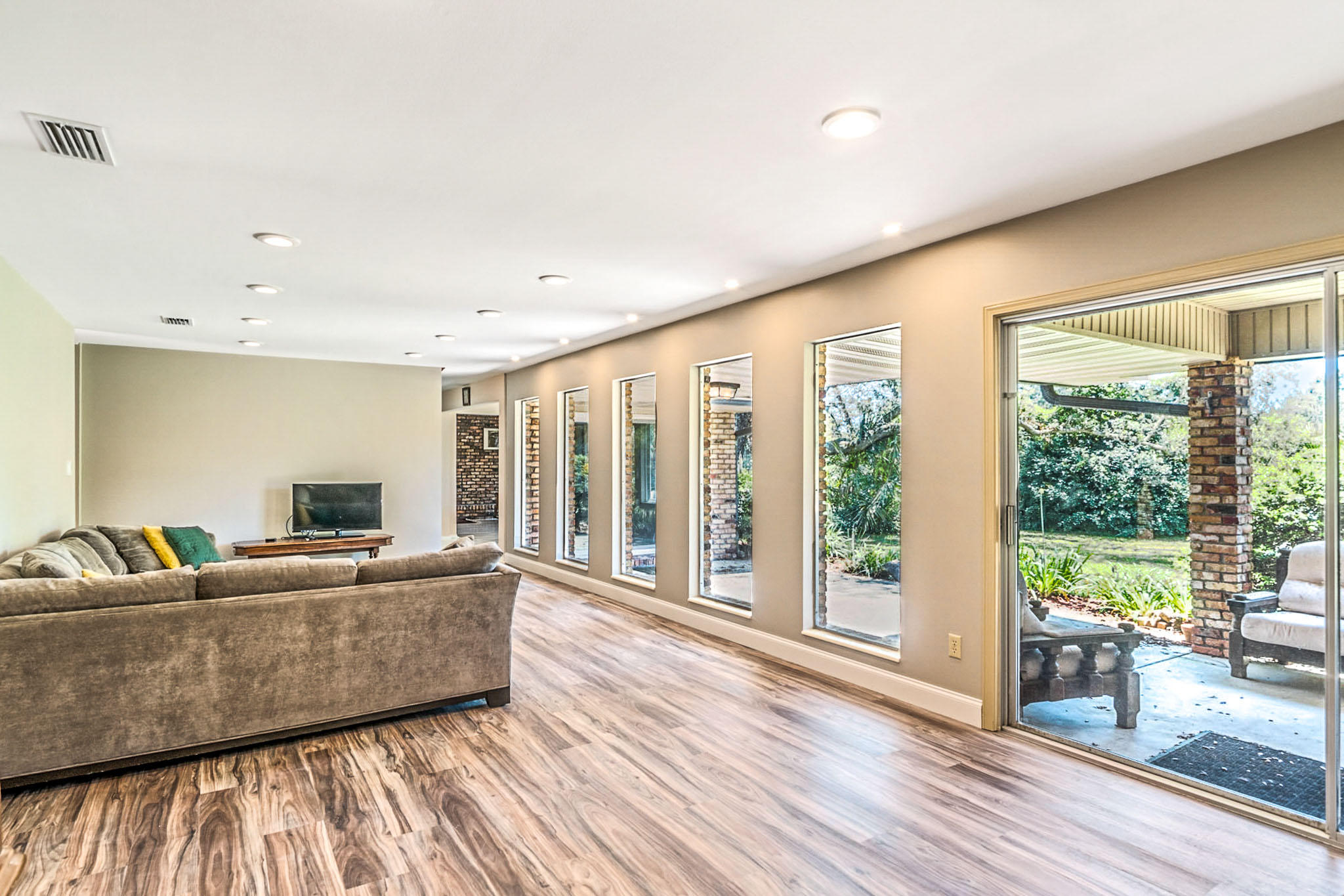 LAKE LORRAINE ESTATES - Residential