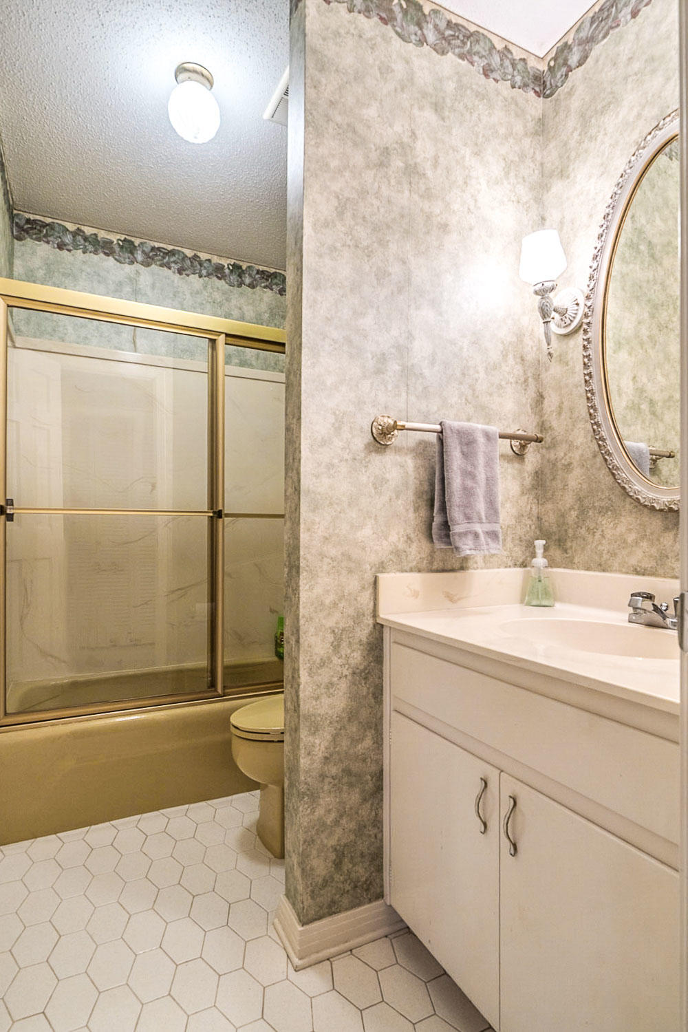 LAKE LORRAINE ESTATES - Residential