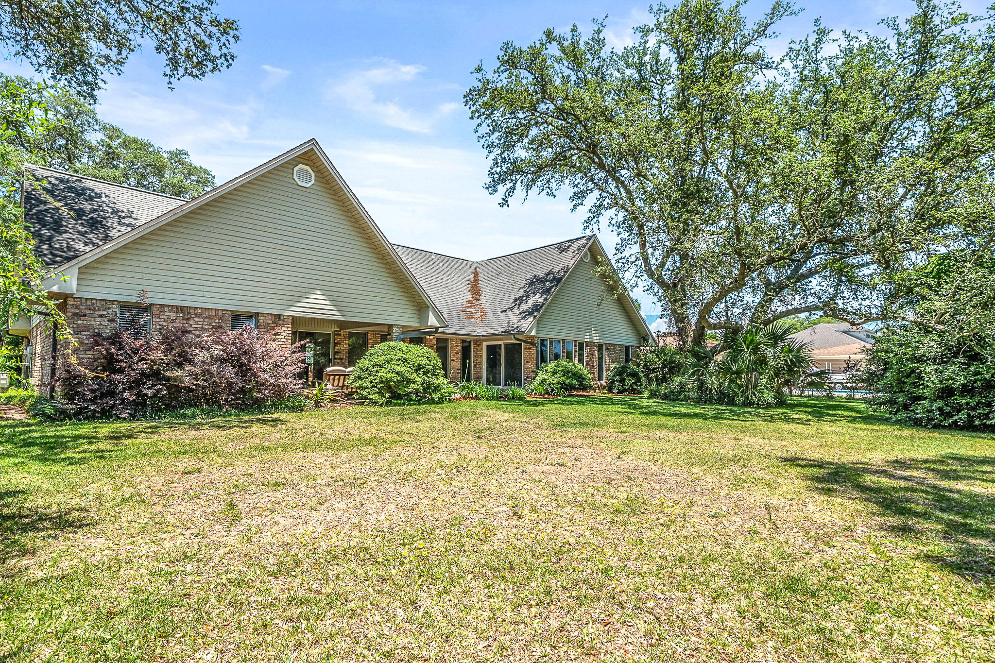 LAKE LORRAINE ESTATES - Residential