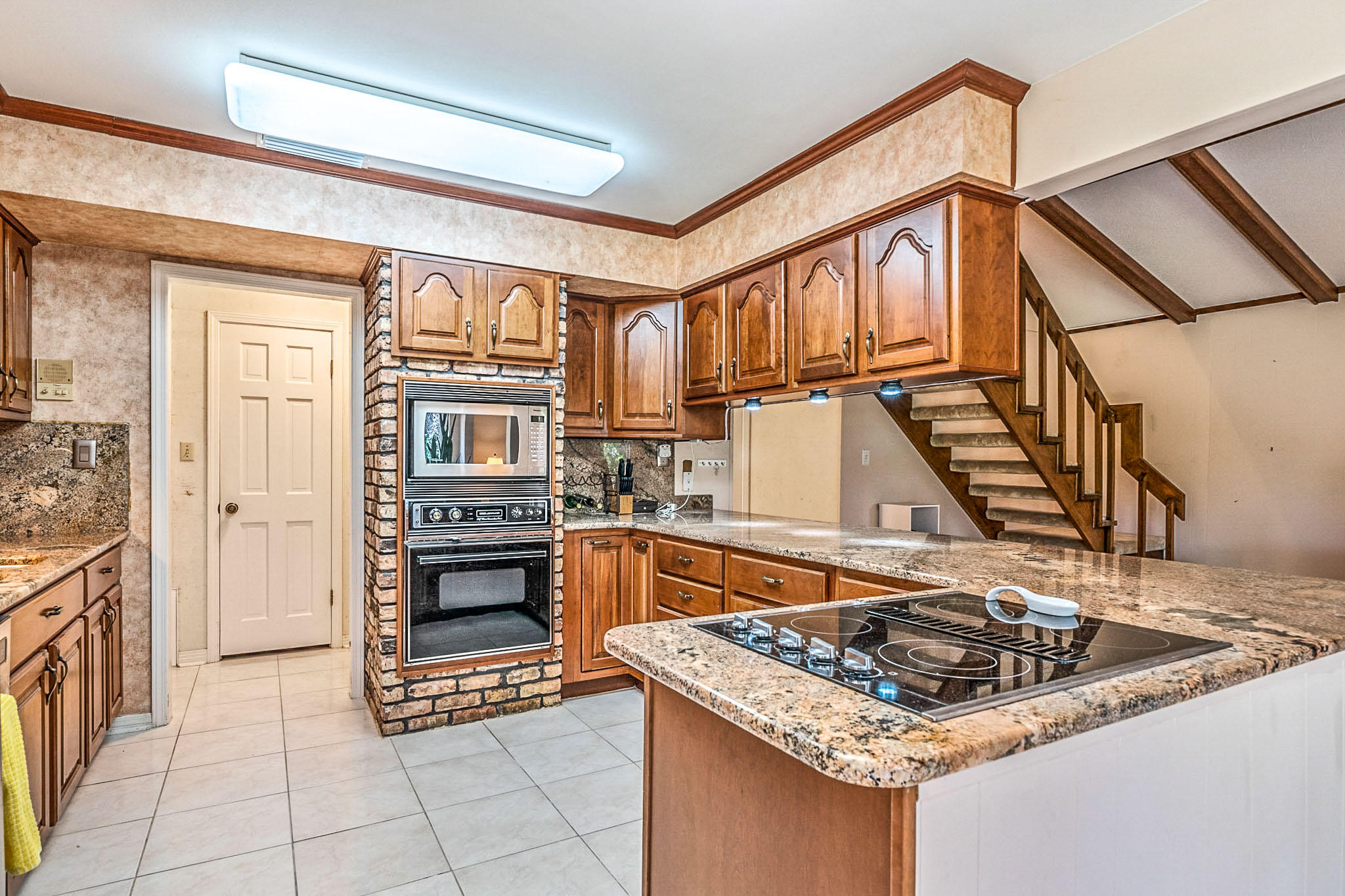 LAKE LORRAINE ESTATES - Residential