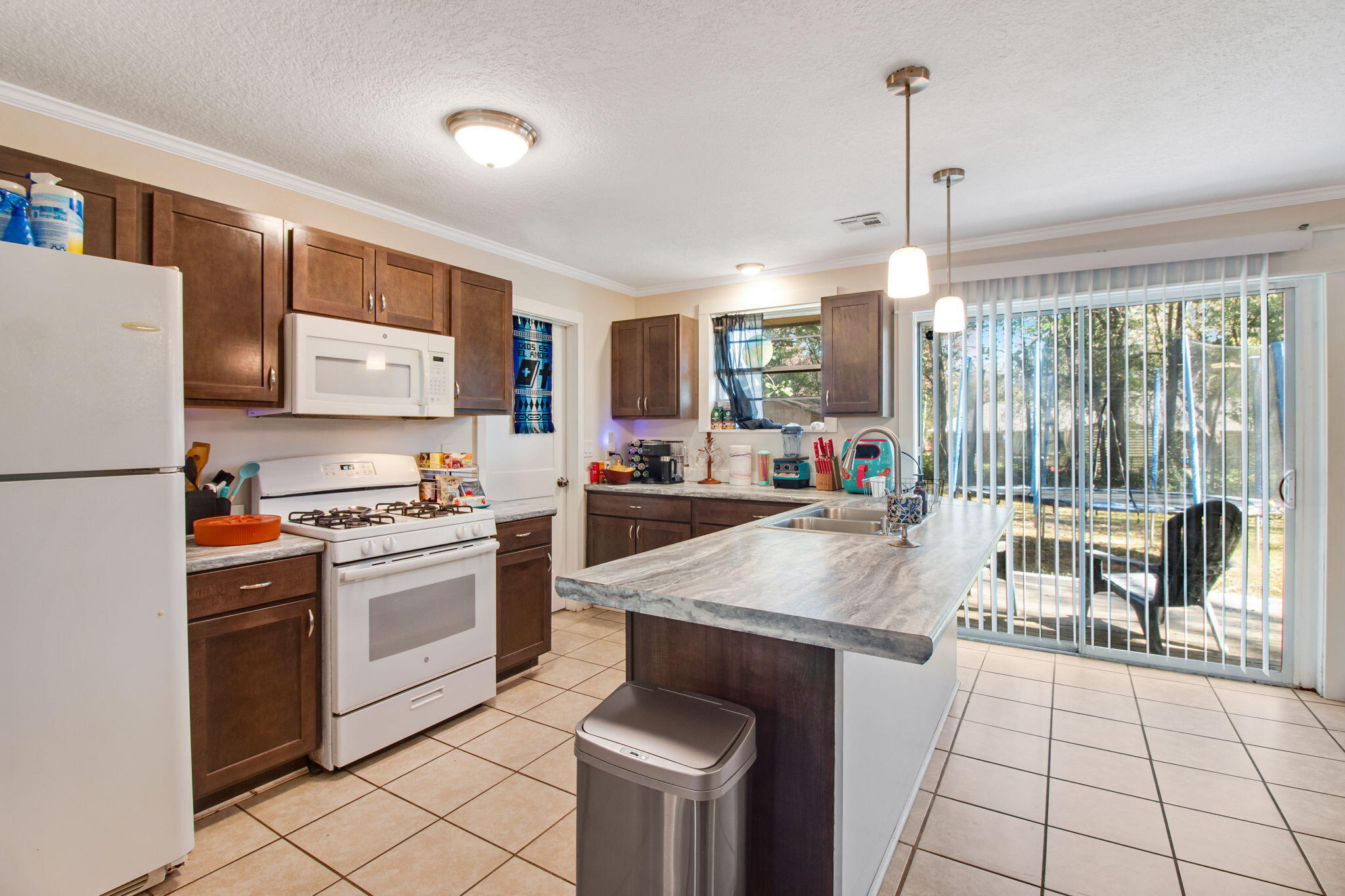 CRESTVIEW - Residential
