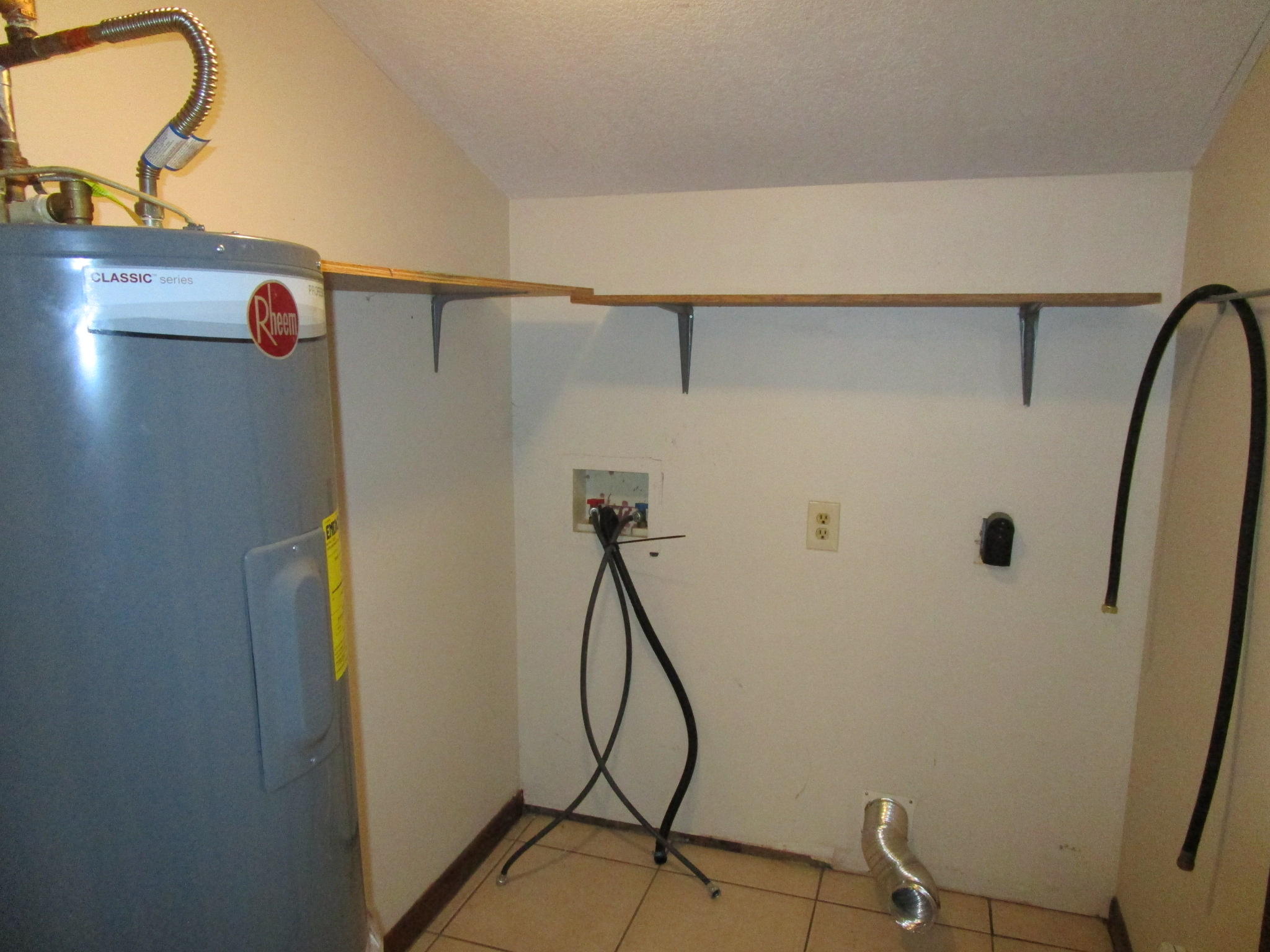 HELMS & ALLEN - Residential Lease